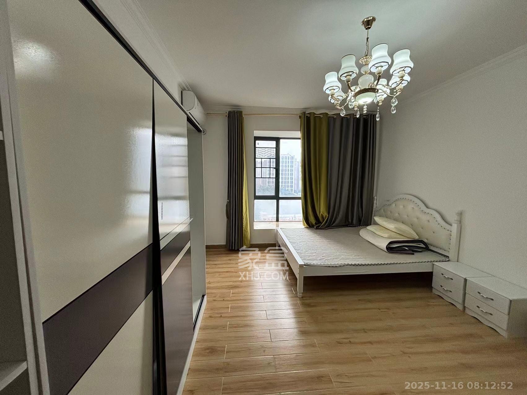 麓谷公馆（涉外国际公馆）  4室2厅3卫    3200.0元/月室内图