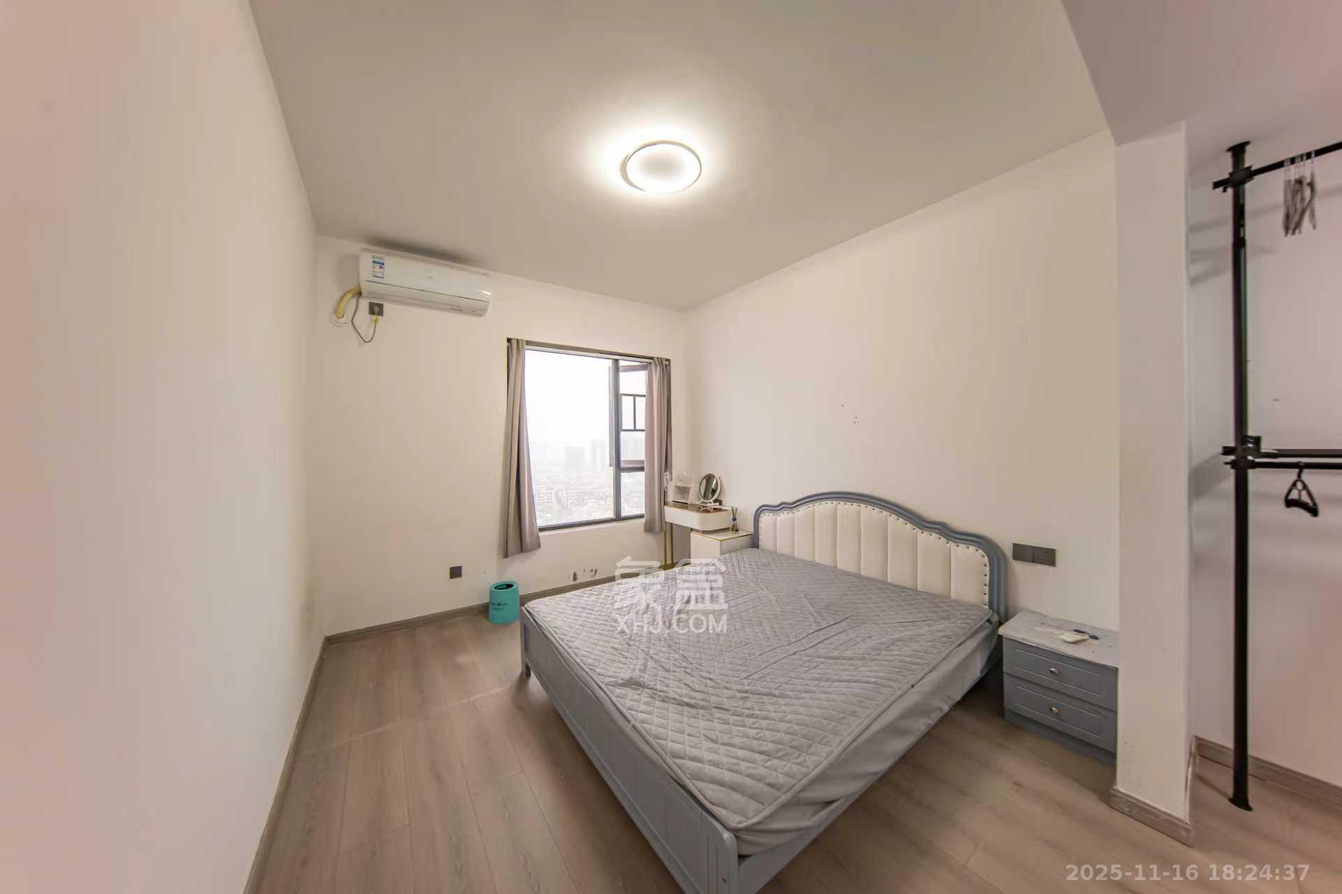 蔷薇国际  3室1厅1卫    2200.0元/月室内图