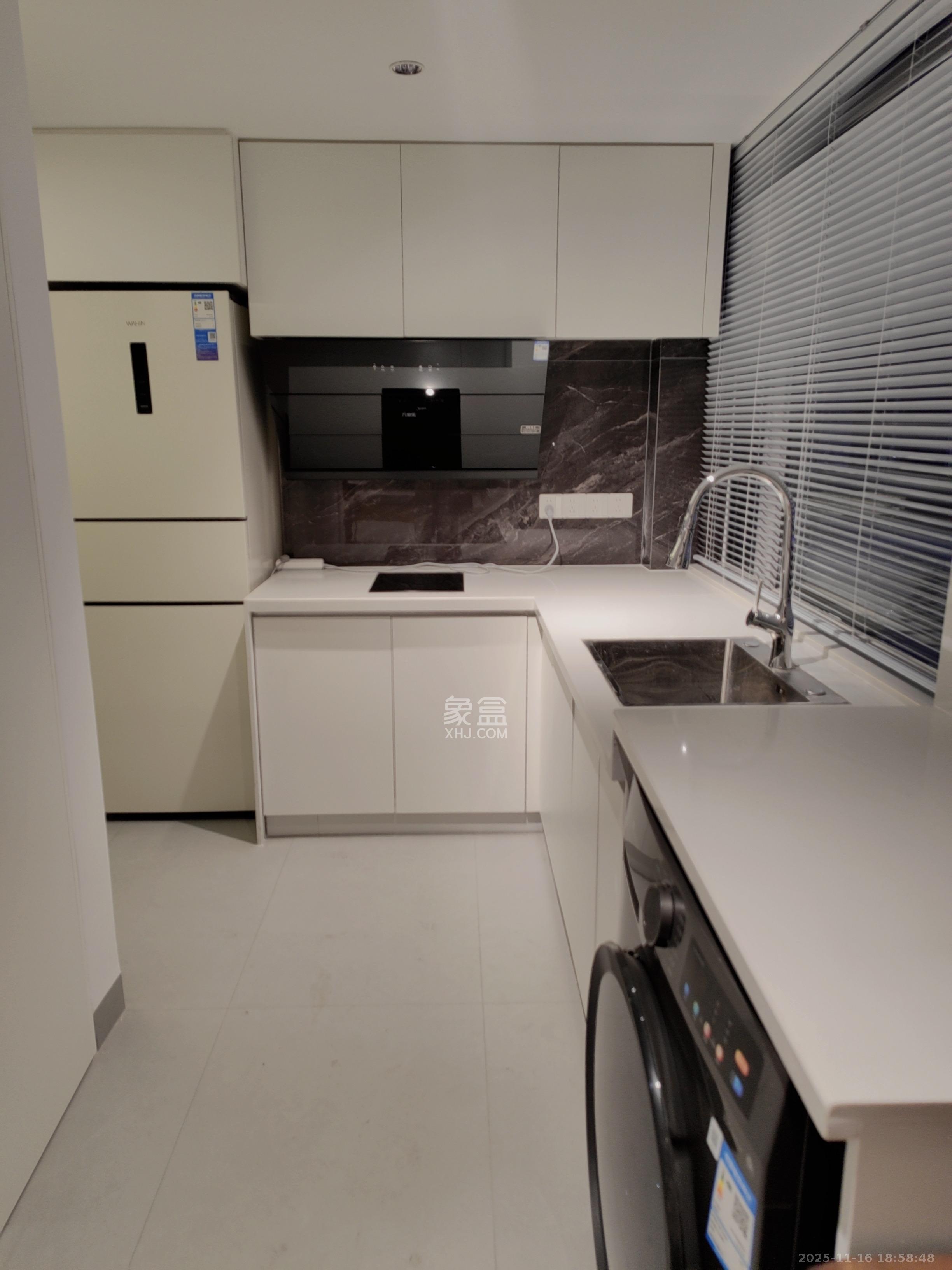 保利天禧EF区  1室0厅0卫    3200.0元/月室内图