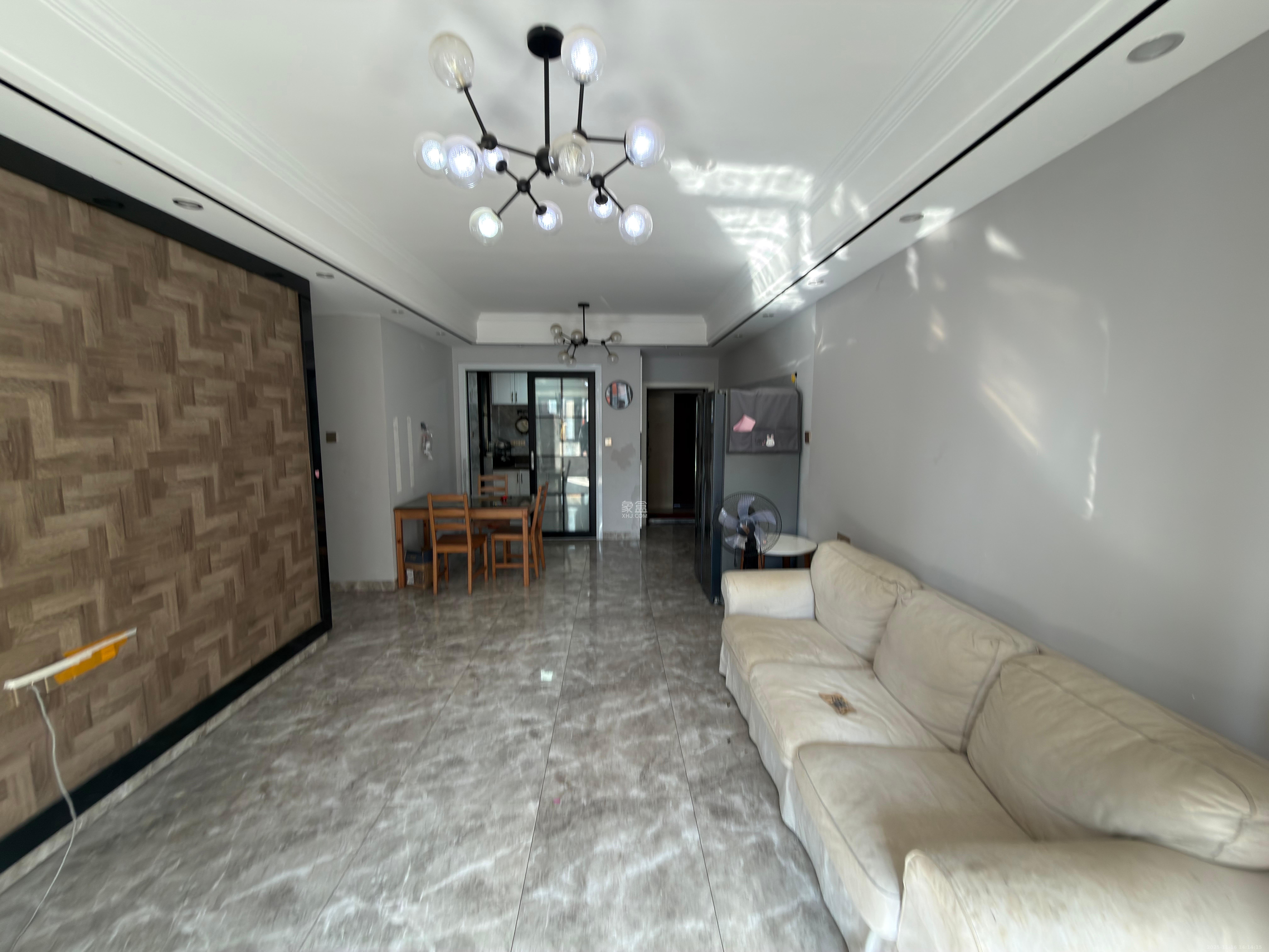 长房云时代 3室2厅1卫 2200.0元/月 长房云时代 3室2厅1卫 2200.0元/月室内图