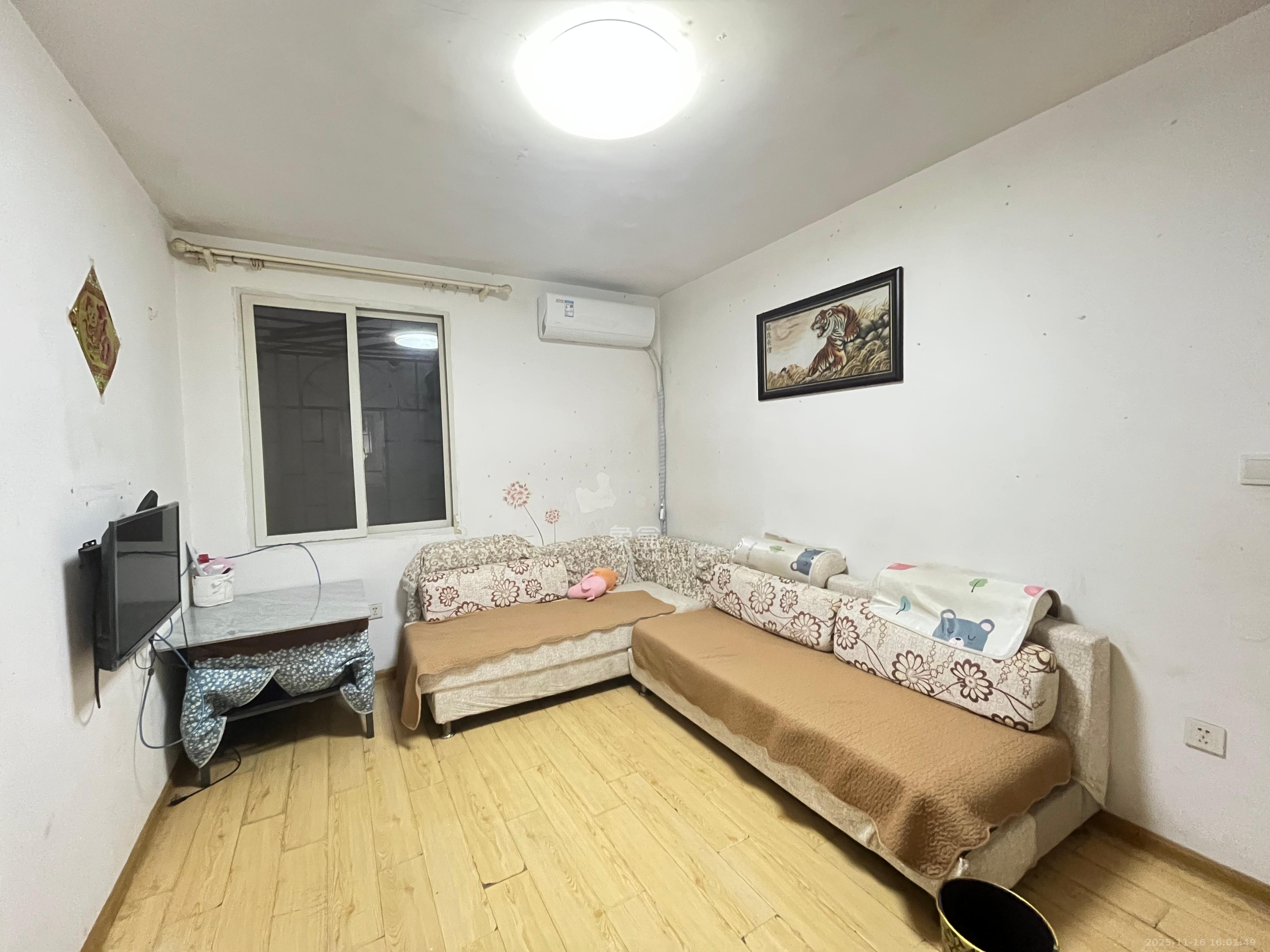 涂家冲社区(涂新小区、农商银行宿舍) 2室1厅1卫 1600.0元/月 涂家冲社区(涂新小区、农商银行宿舍) 2室1厅1卫 1600.0元/月室内图