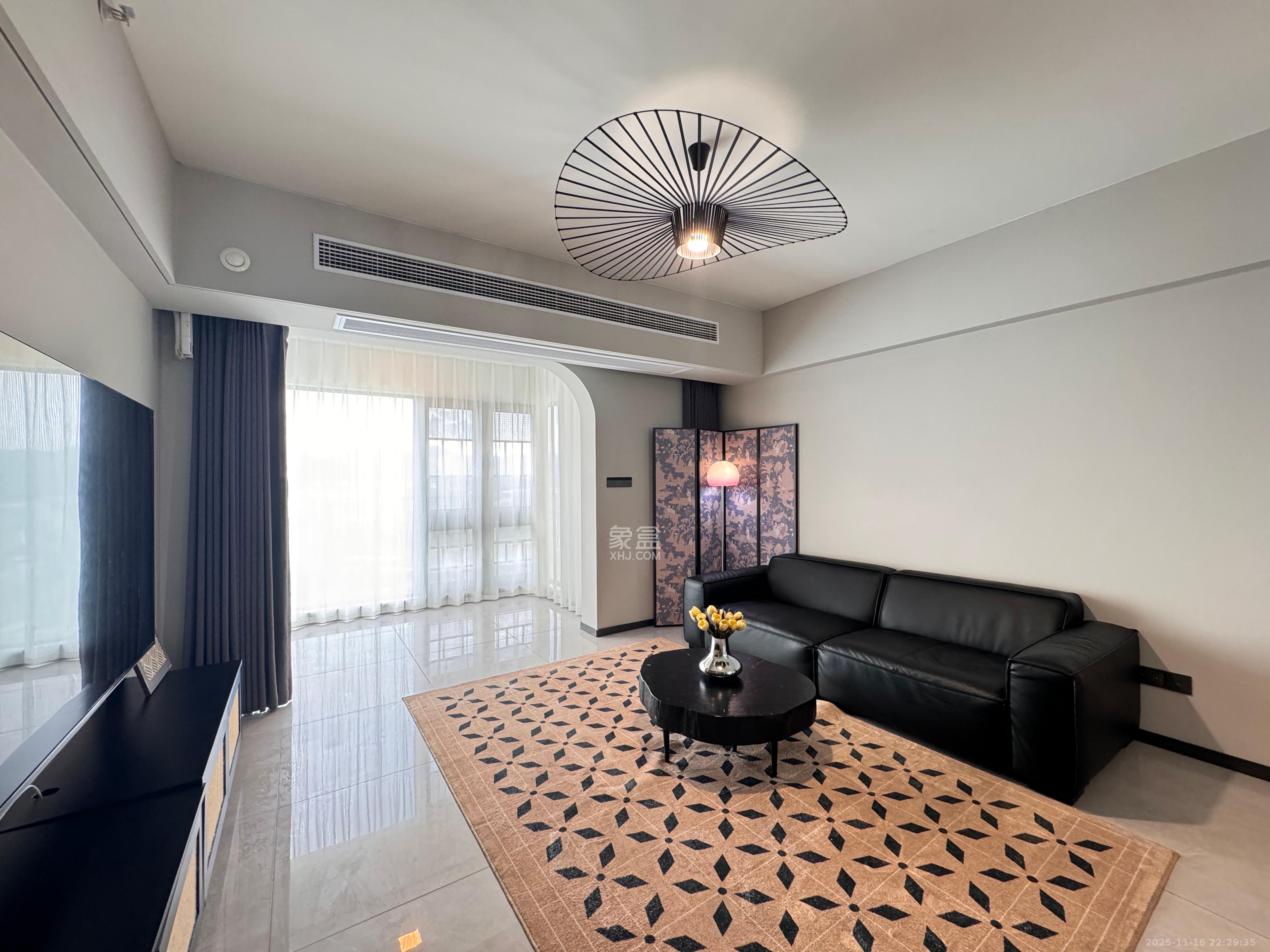 时代梅溪领峰  4室2厅2卫    5000.0元/月室内图