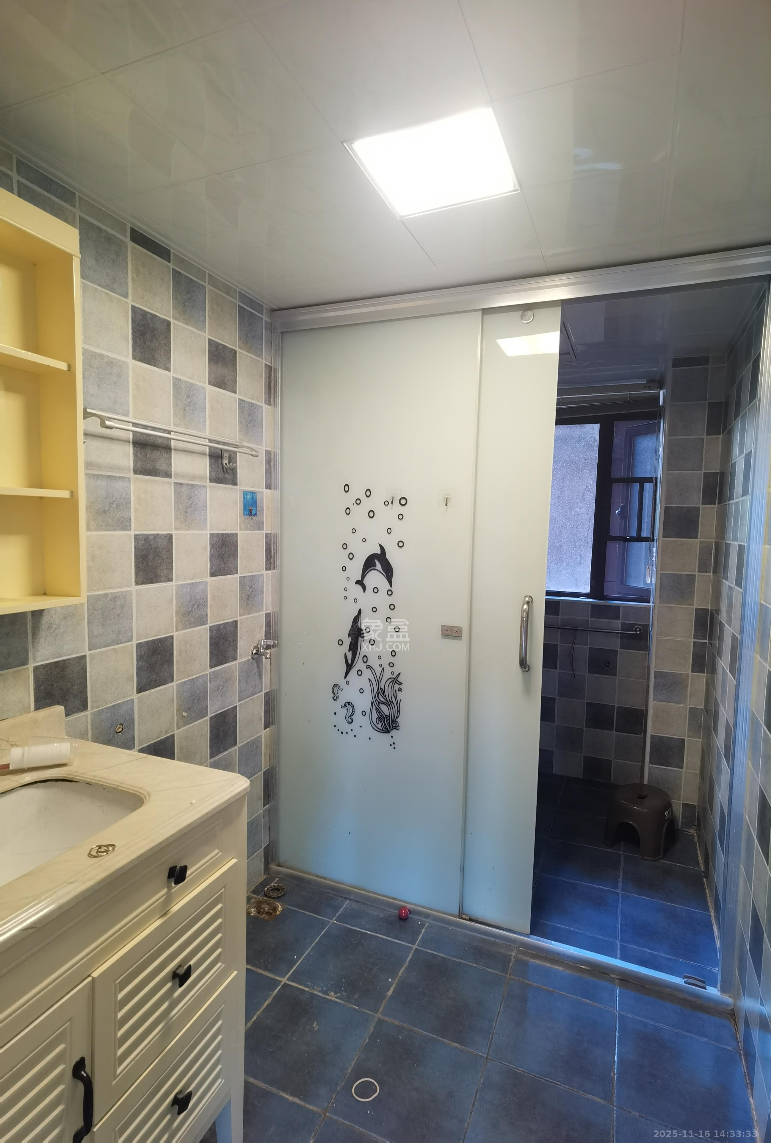 好望谷  4室2厅2卫    2400.0元/月室内图