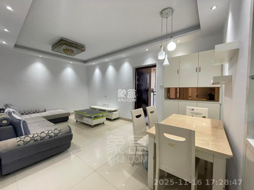 美的城二期  2室1厅1卫    1600.0元/月室内图