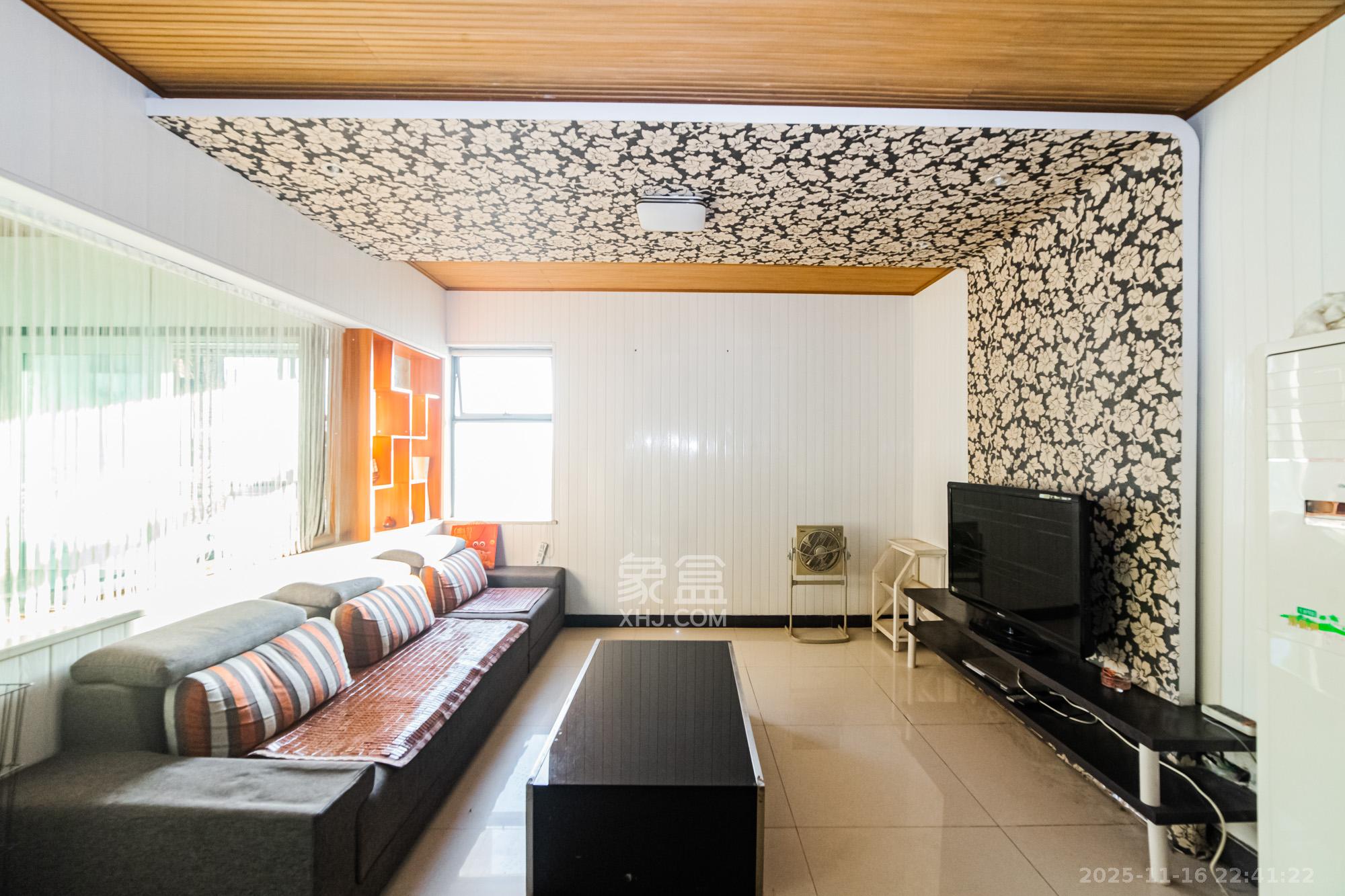 滨江君悦香邸 4室2厅2卫 109.0万 滨江君悦香邸 4室2厅2卫 109.0万客厅