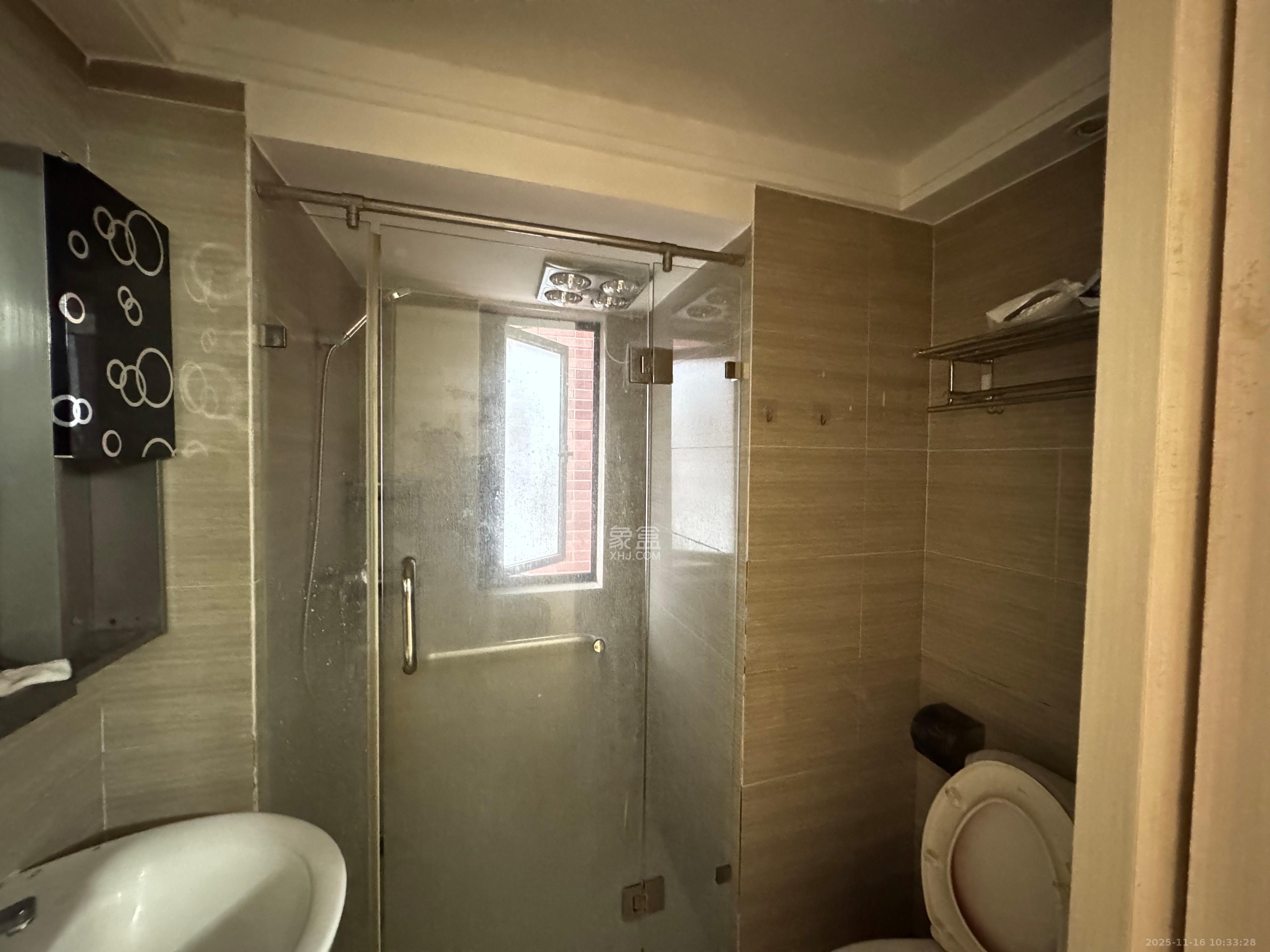 新城国际花都 2室2厅1卫 1500.0元/月 新城国际花都 2室2厅1卫 1500.0元/月室内图