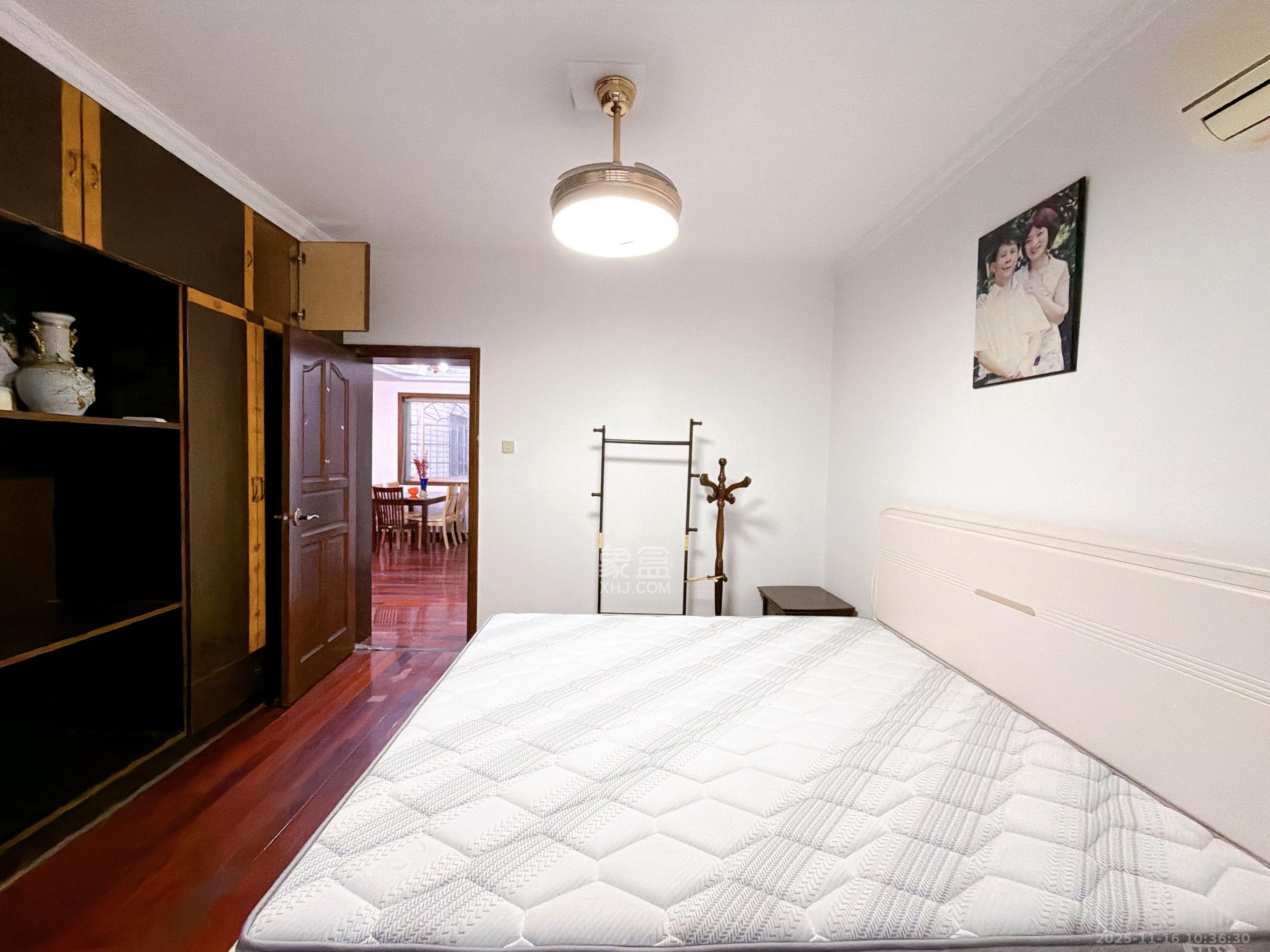 湖南日报宿舍 3室2厅1卫 3500.0元/月 湖南日报宿舍 3室2厅1卫 3500.0元/月室内图