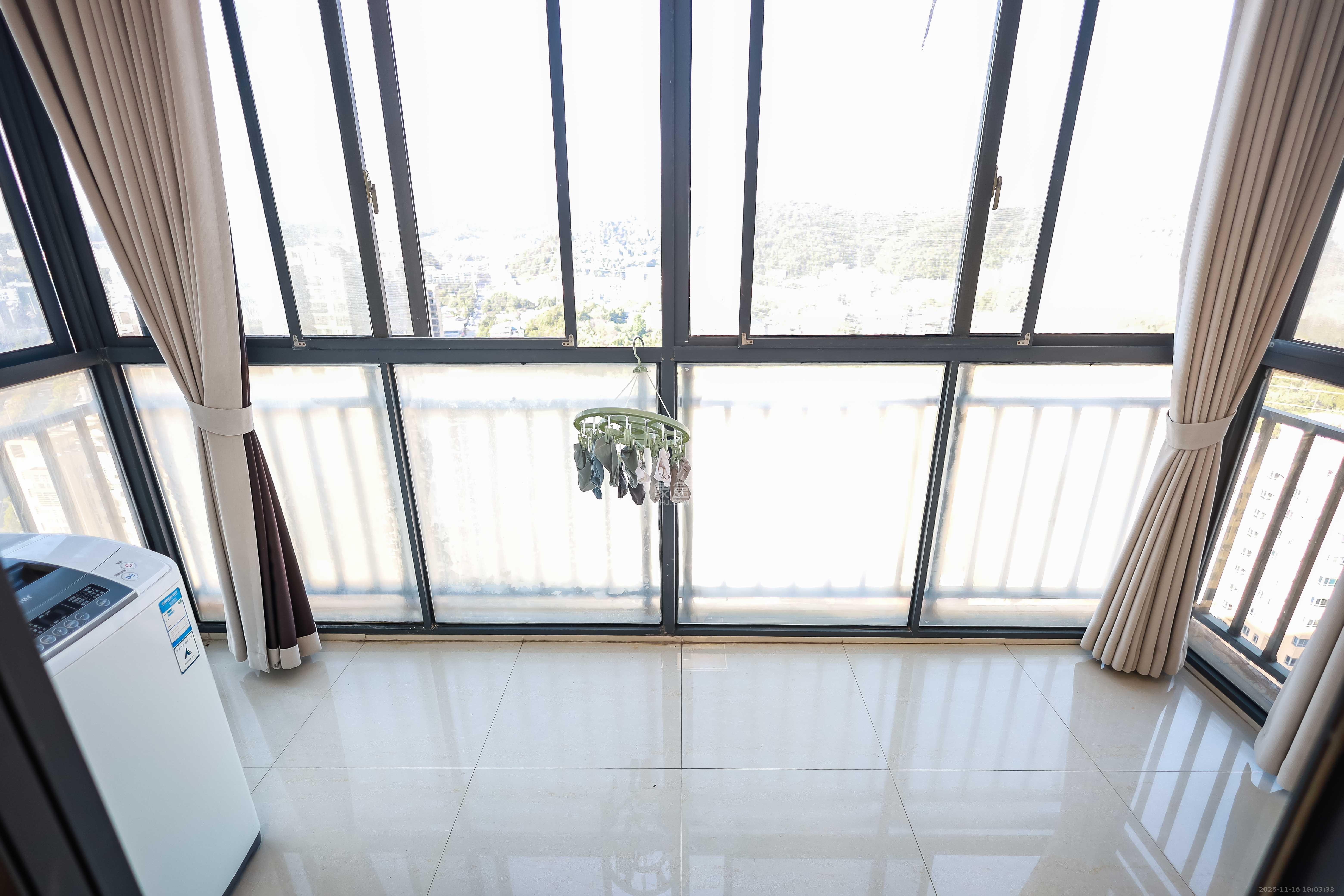 莱茵城 3室2厅2卫 78.0万 莱茵城 3室2厅2卫 78.0万阳台