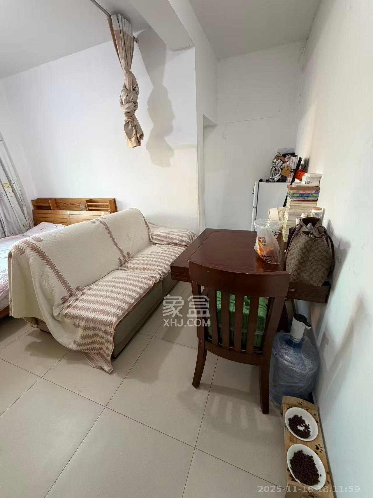 大桥四区 1室1厅1卫 1000.0元/月 大桥四区 1室1厅1卫 1000.0元/月室内图