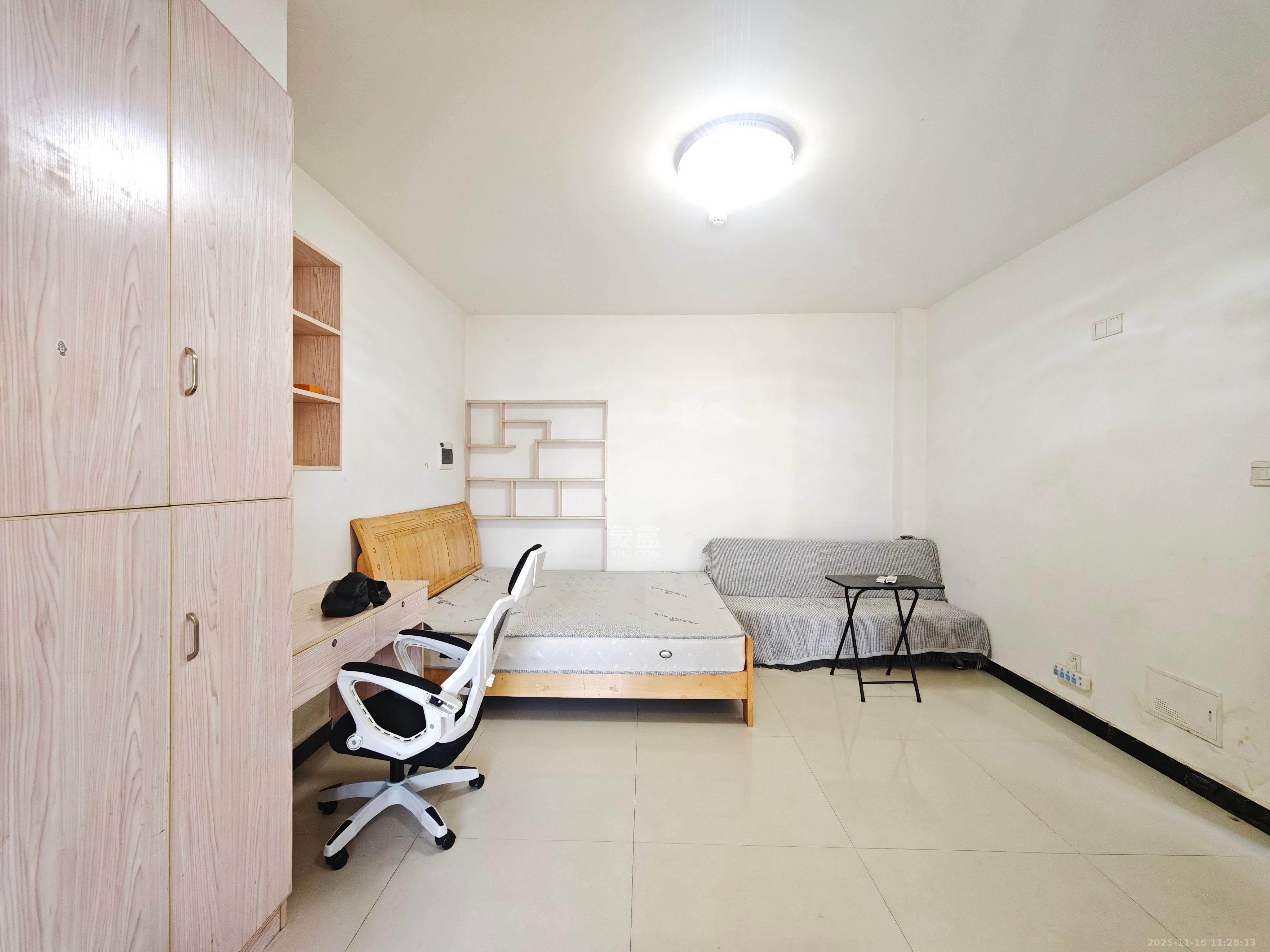 罗马国际公寓 1室1厅1卫 1300.0元/月 罗马国际公寓 1室1厅1卫 1300.0元/月室内图