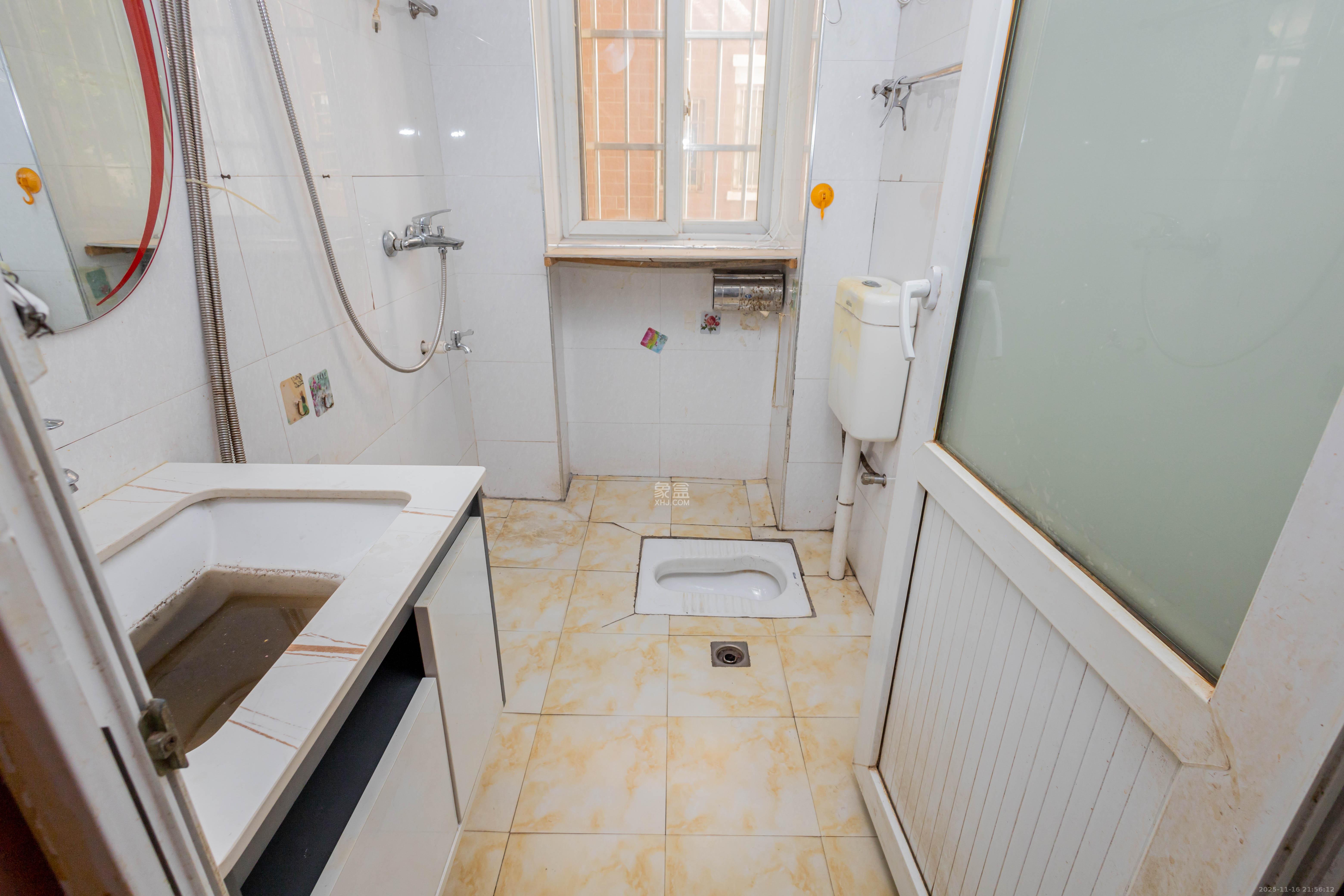 星城国际  2室2厅1卫    35.0万卫生间