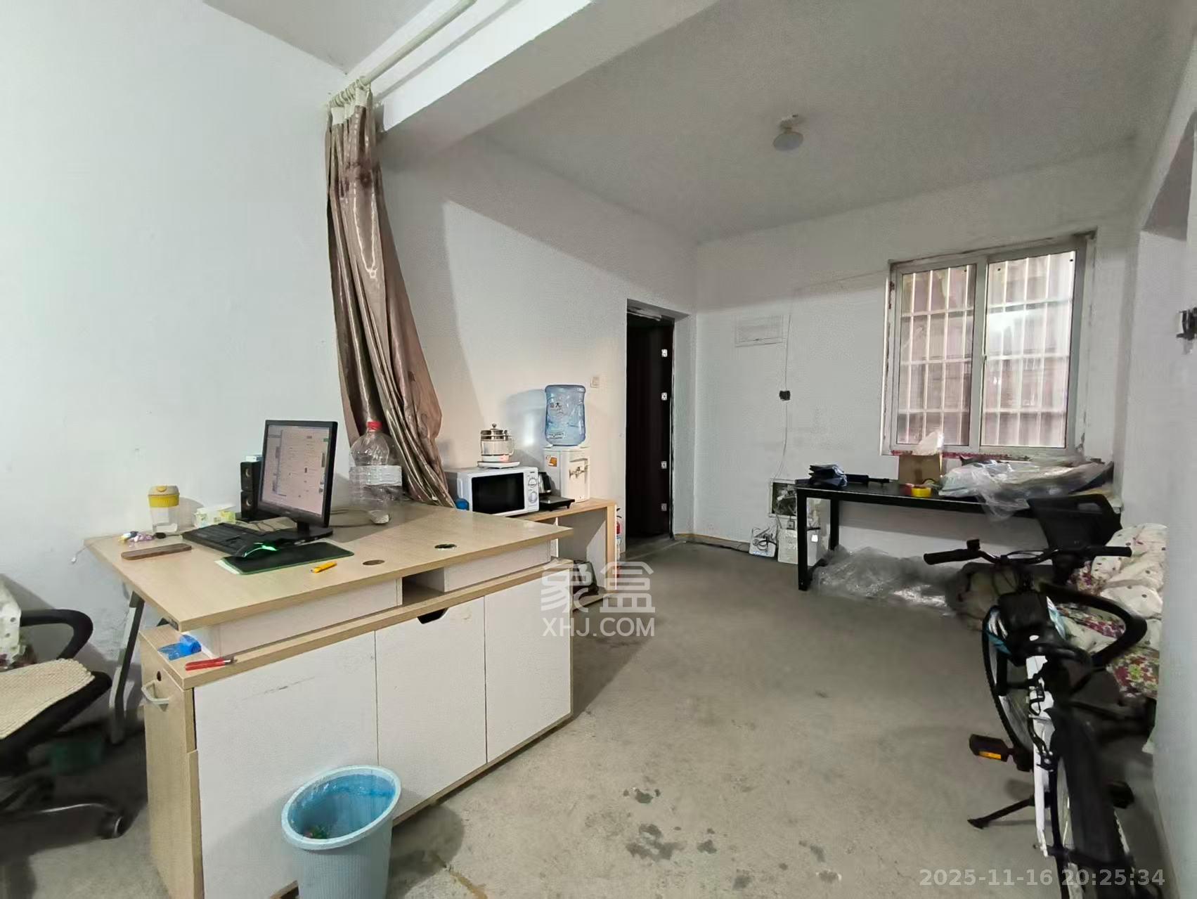 星城新宇川河苑  3室2厅1卫    2000.0元/月