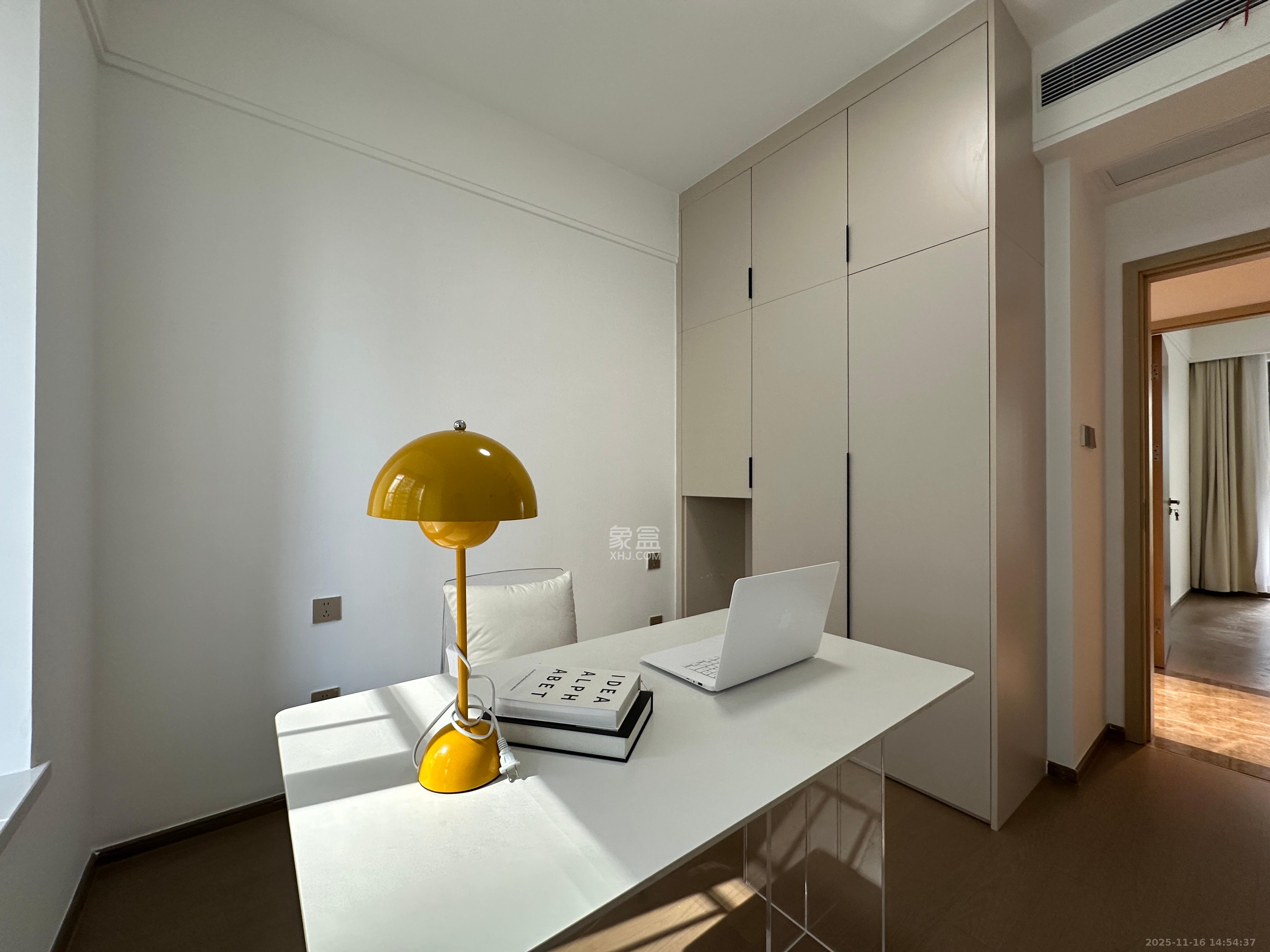 复地滨江金融中心  4室2厅2卫    6900.0元/月室内图