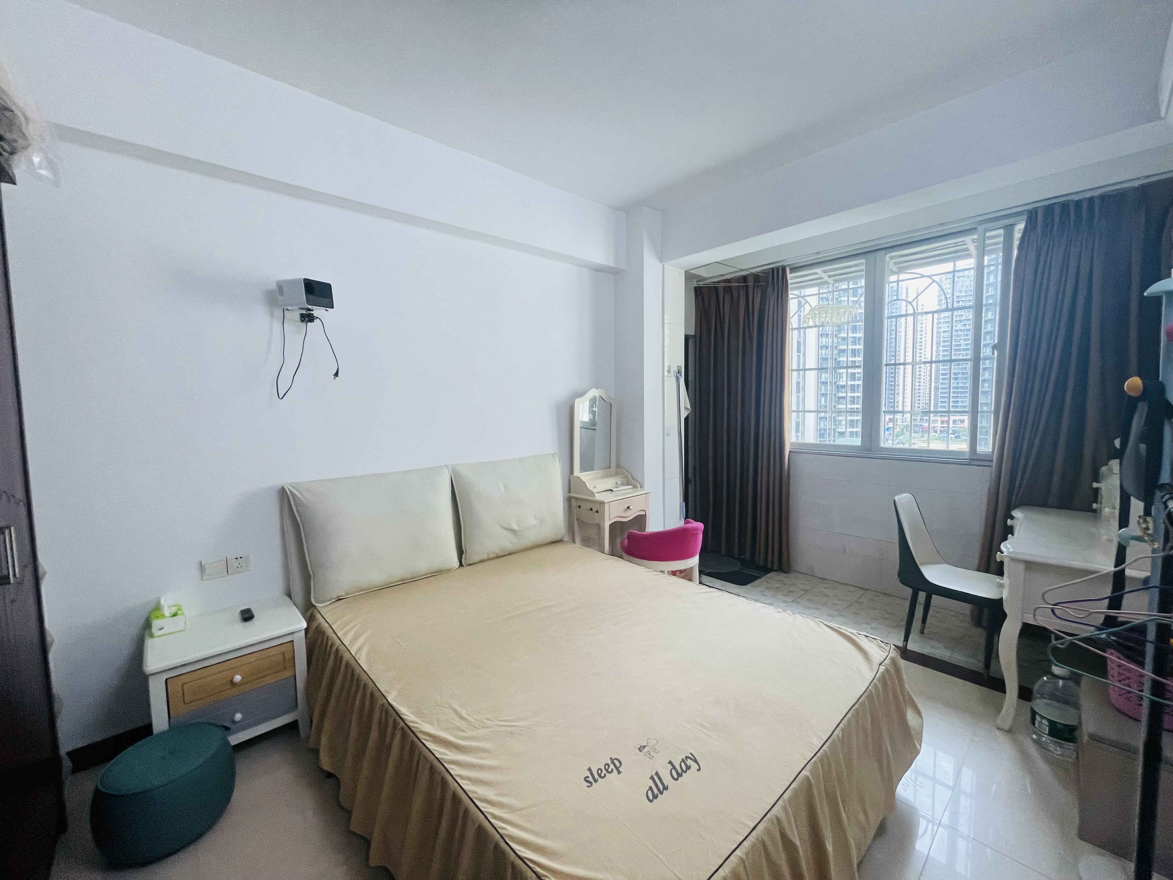 喜红公寓  3室2厅2卫    2600.0元/月室内图