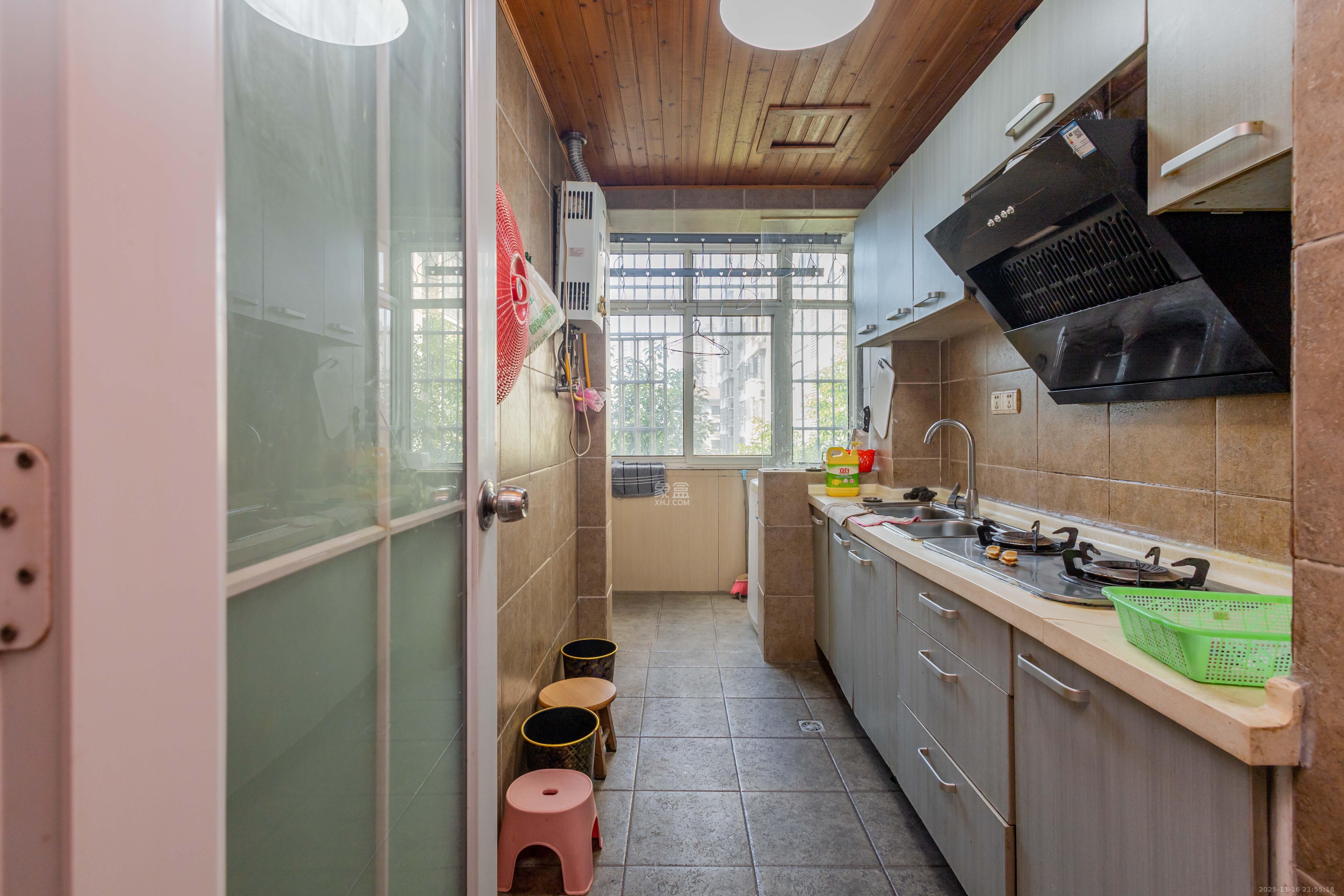 未来蜂巢  3室2厅1卫    42.0万厨房