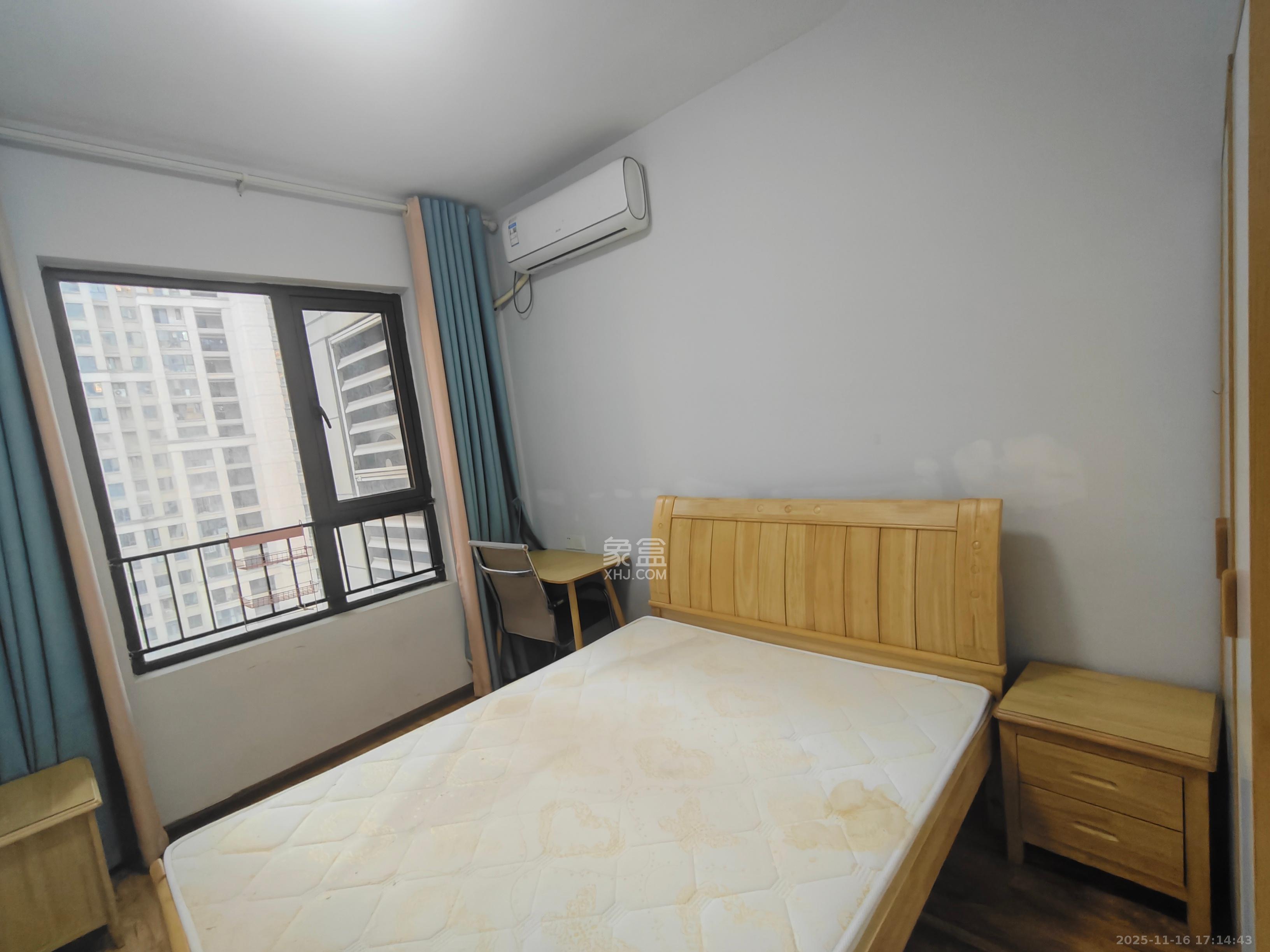 卓越浅水湾  4室2厅2卫    3200.0元/月室内图