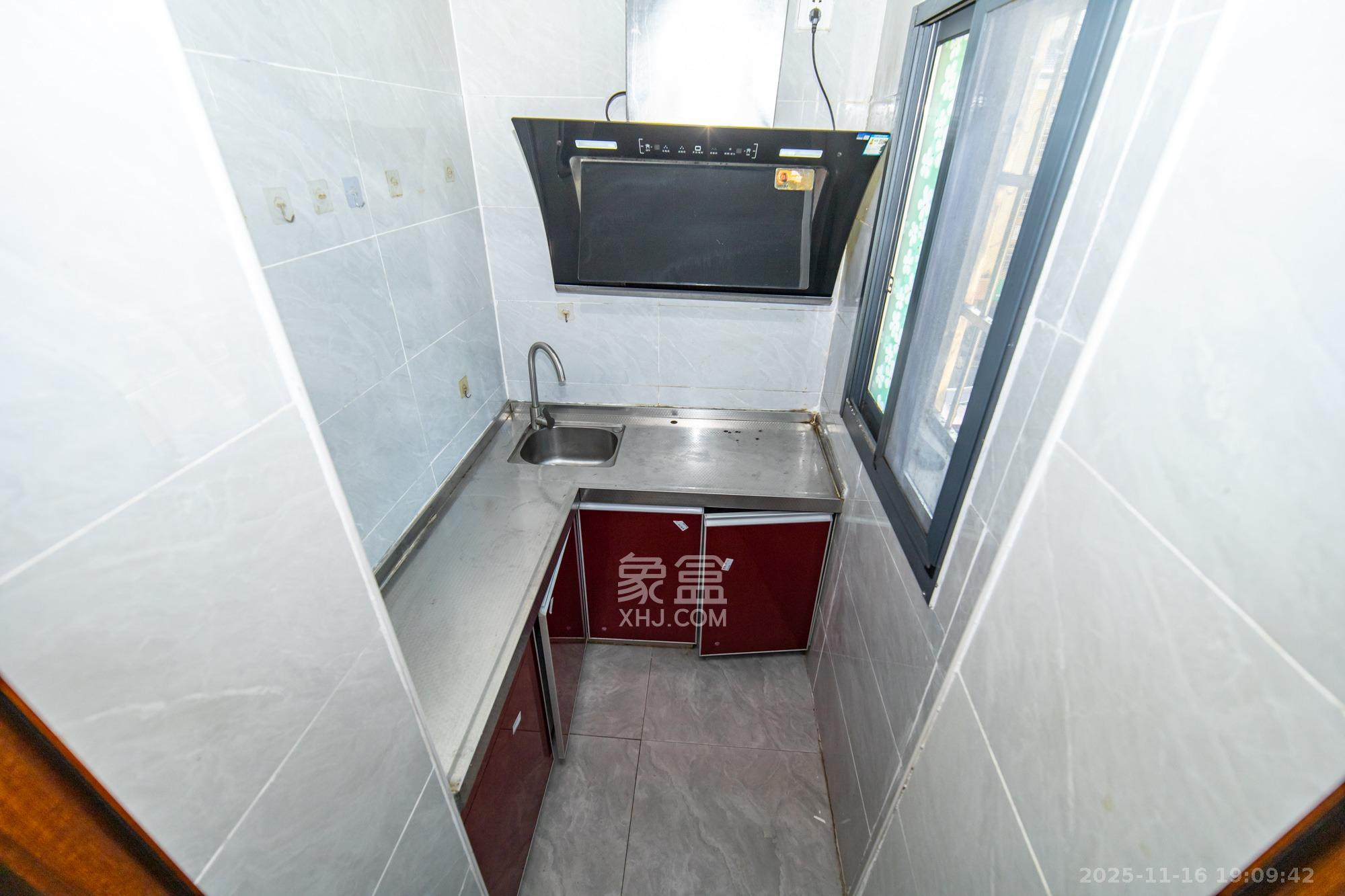 星沙三区  12室6厅12卫    269.8万厨房