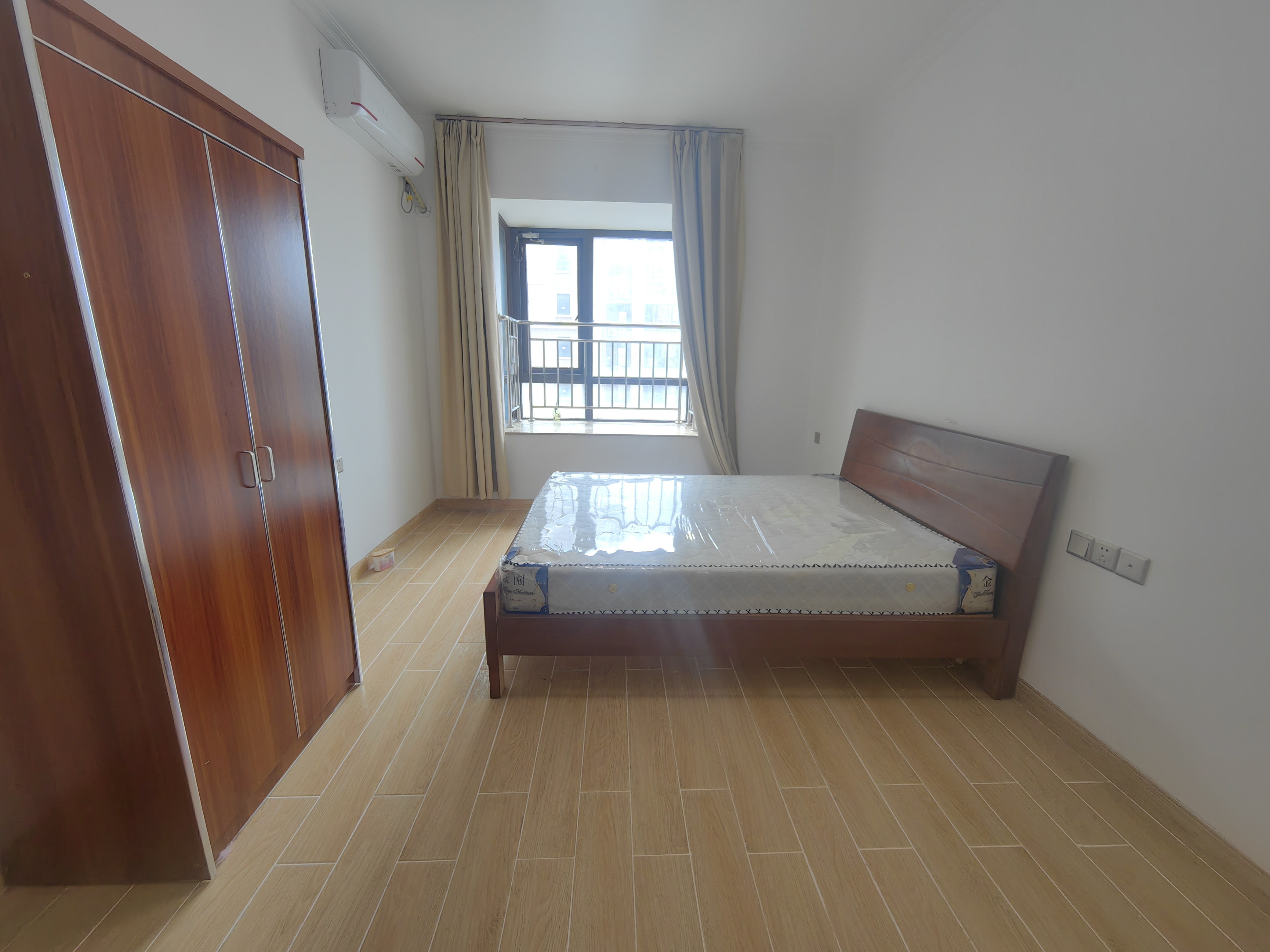 海湾花园 3室2厅2卫 3800.0元/月 海湾花园 3室2厅2卫 3800.0元/月室内图