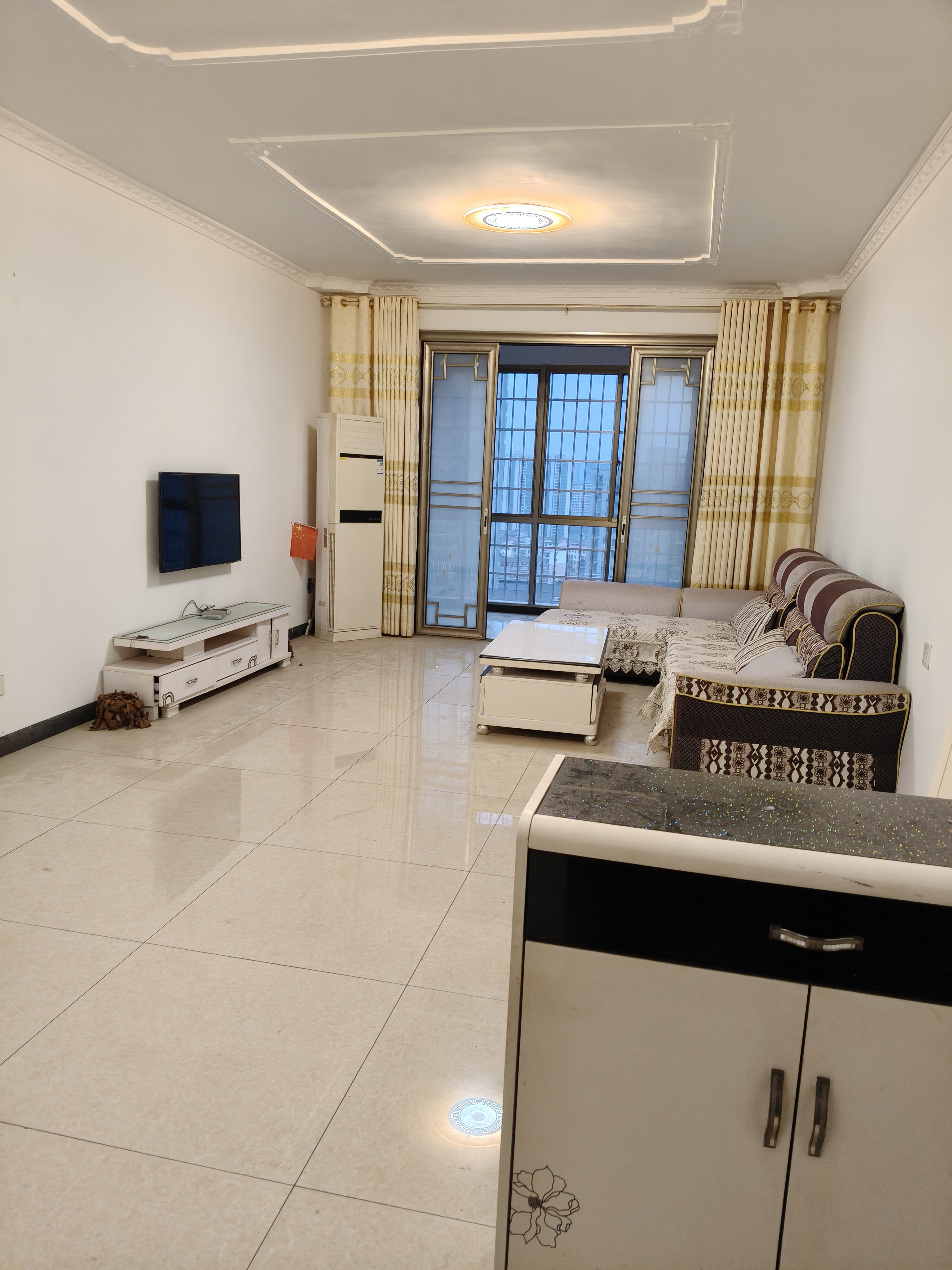 山水名苑  3室2厅2卫    52.8万