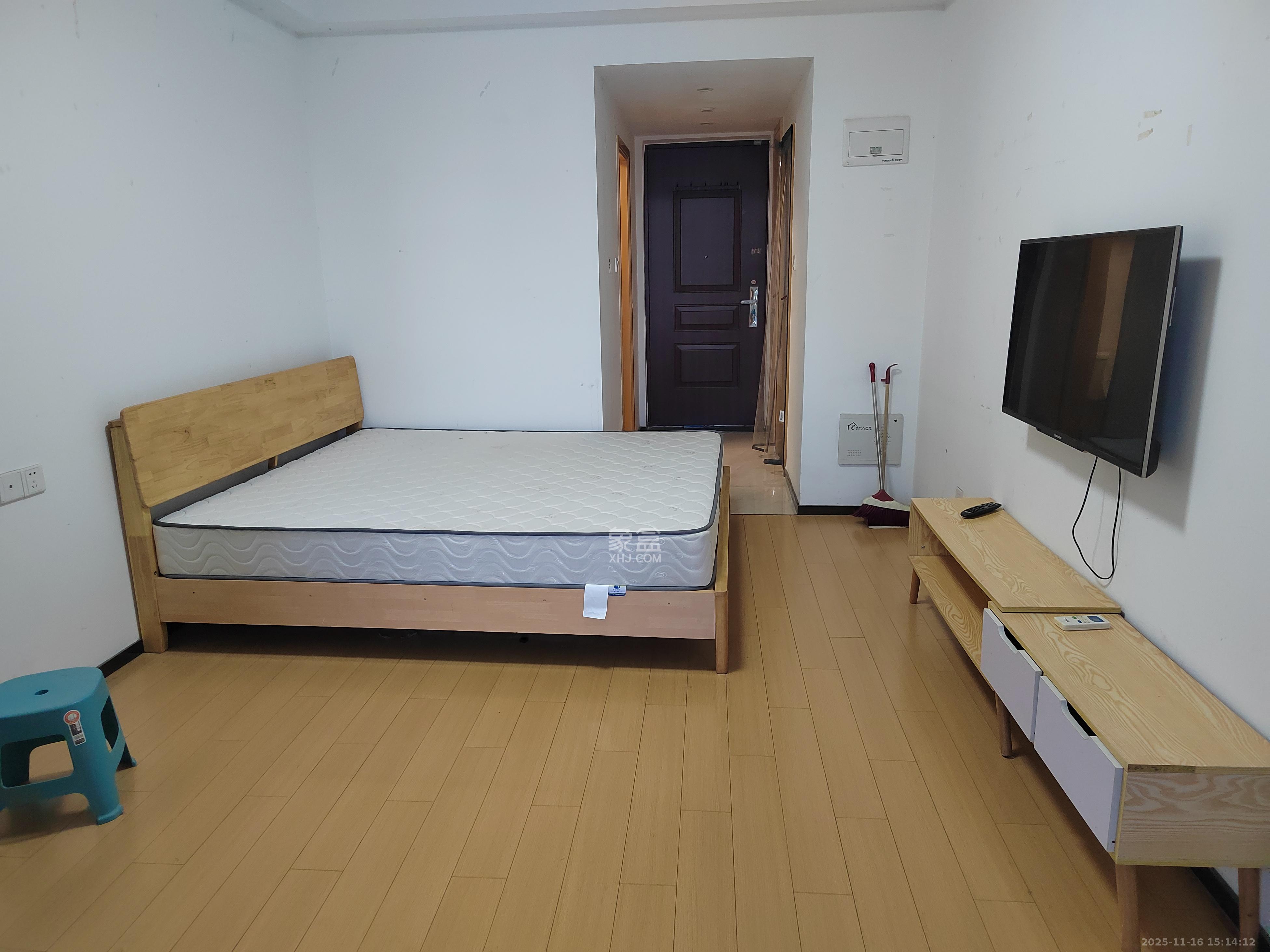 中海新城熙岸（中信新城五期）  1室1厅1卫    900.0元/月室内图