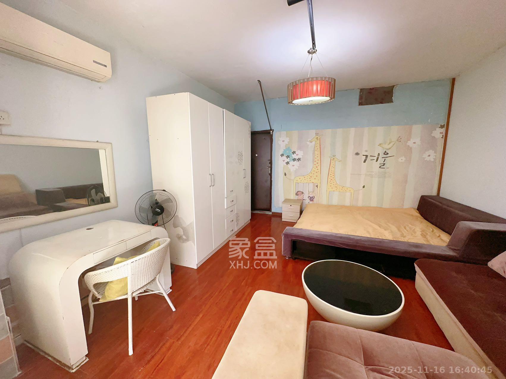 华盛世纪新城  1室1厅1卫    1300.0元/月