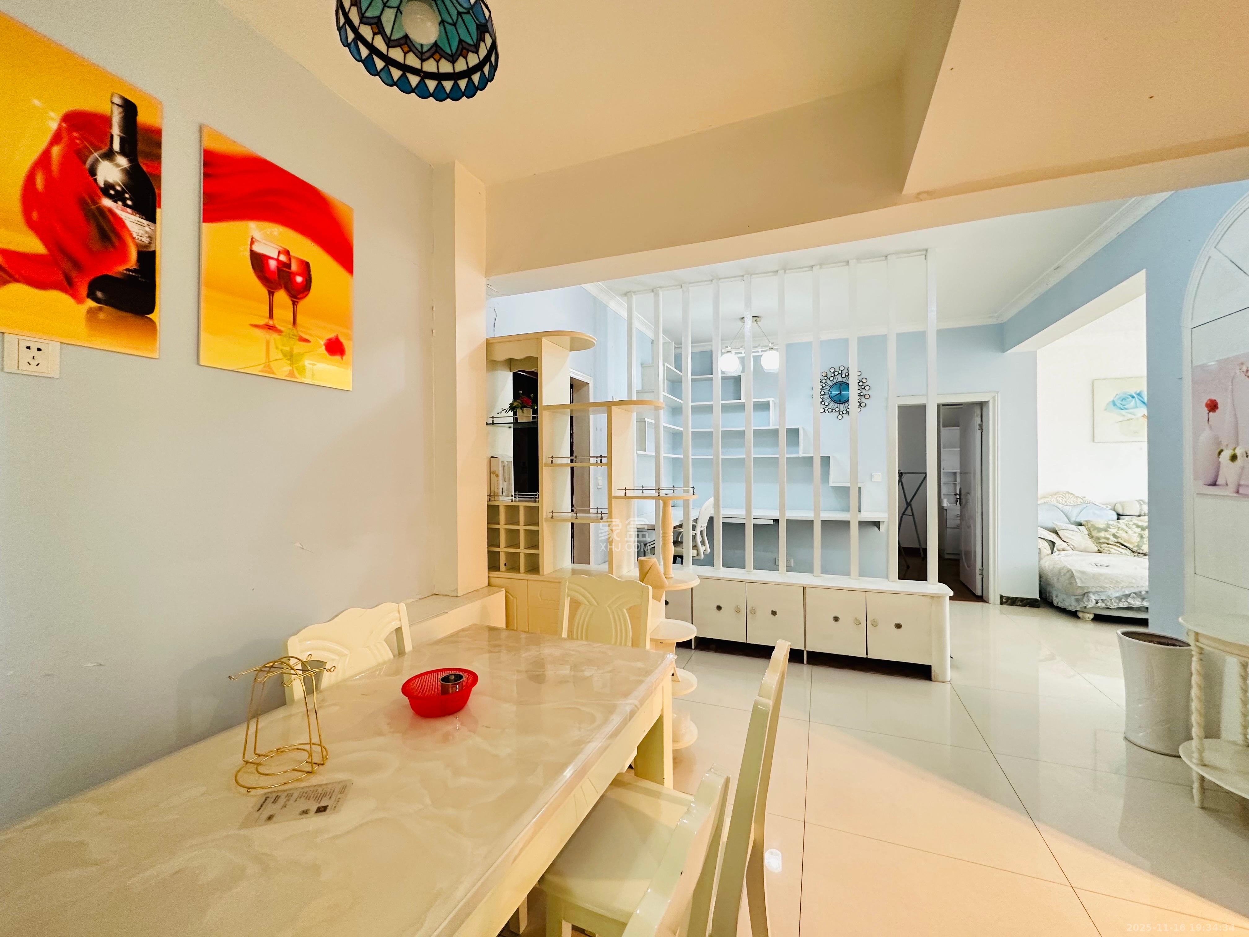 中房F联邦  2室2厅1卫    2600.0元/月室内图