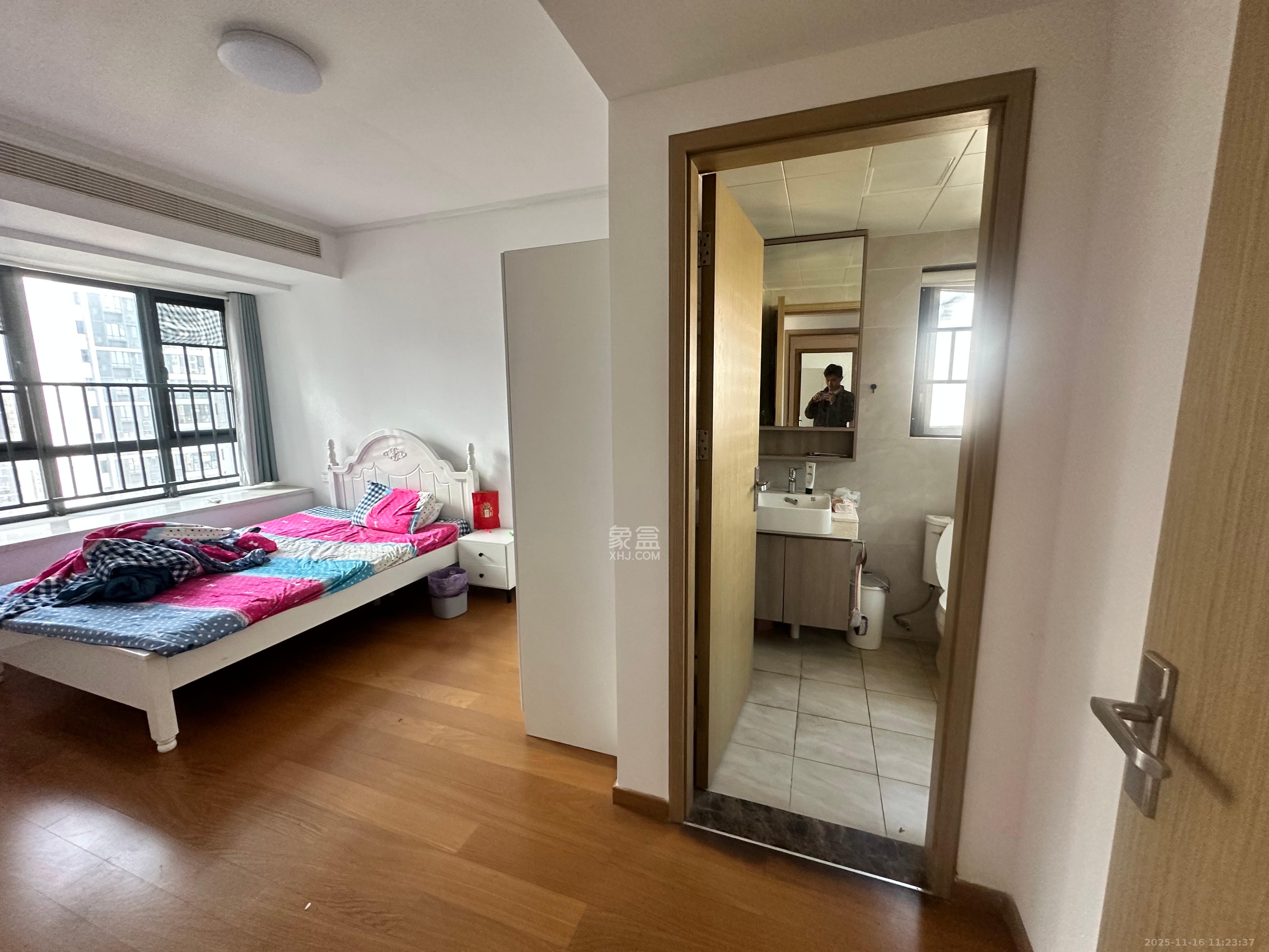 清控湖山雅居南区  4室2厅2卫    2700.0元/月室内图