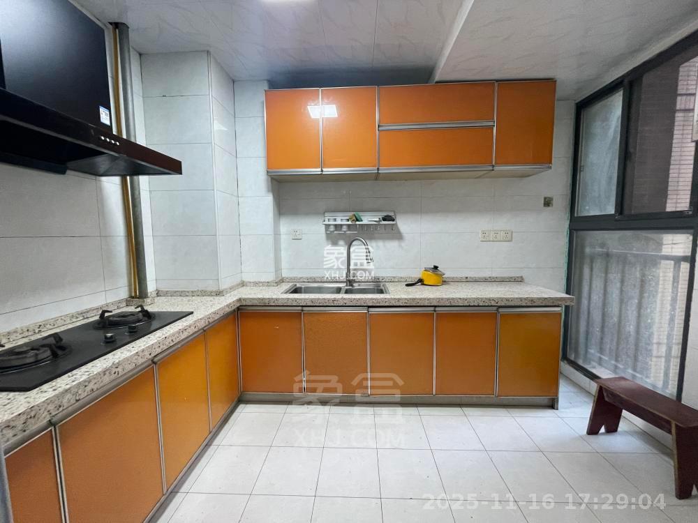 美的城二期  2室1厅1卫    1600.0元/月室内图