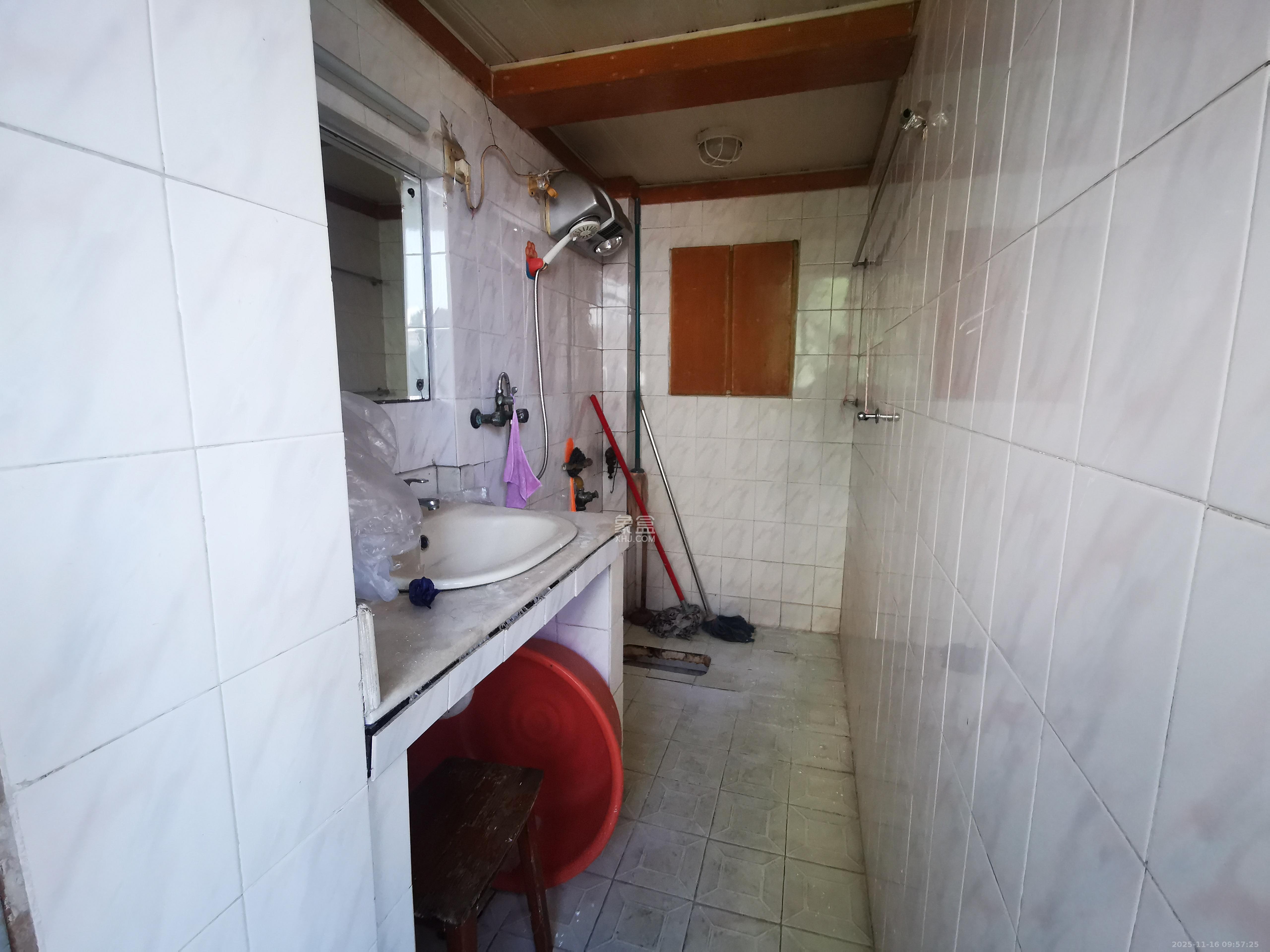 长岭水电八局宿舍  2室2厅1卫    1500.0元/月室内图