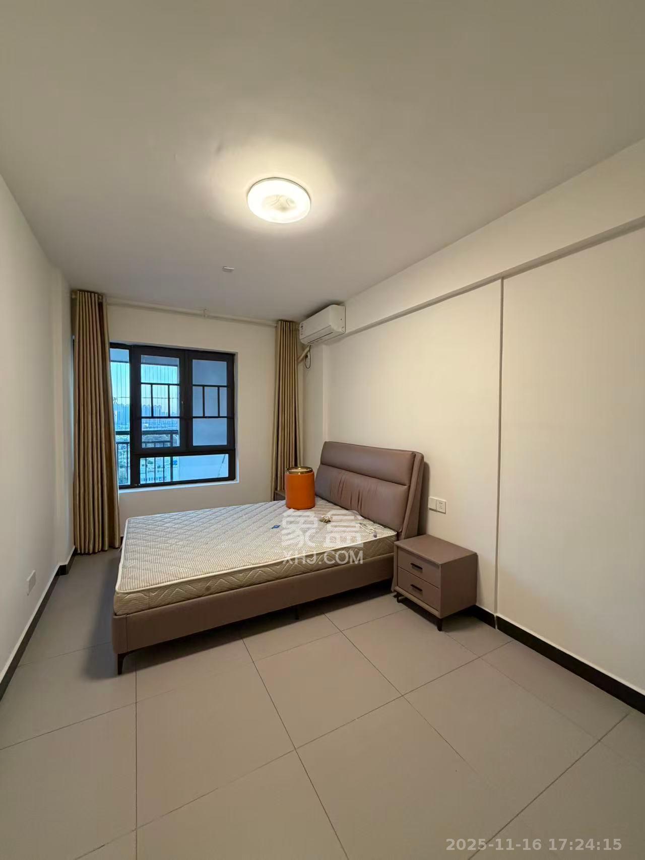 龙湖碧桂园天宸原著  4室2厅2卫    3800.0元/月室内图