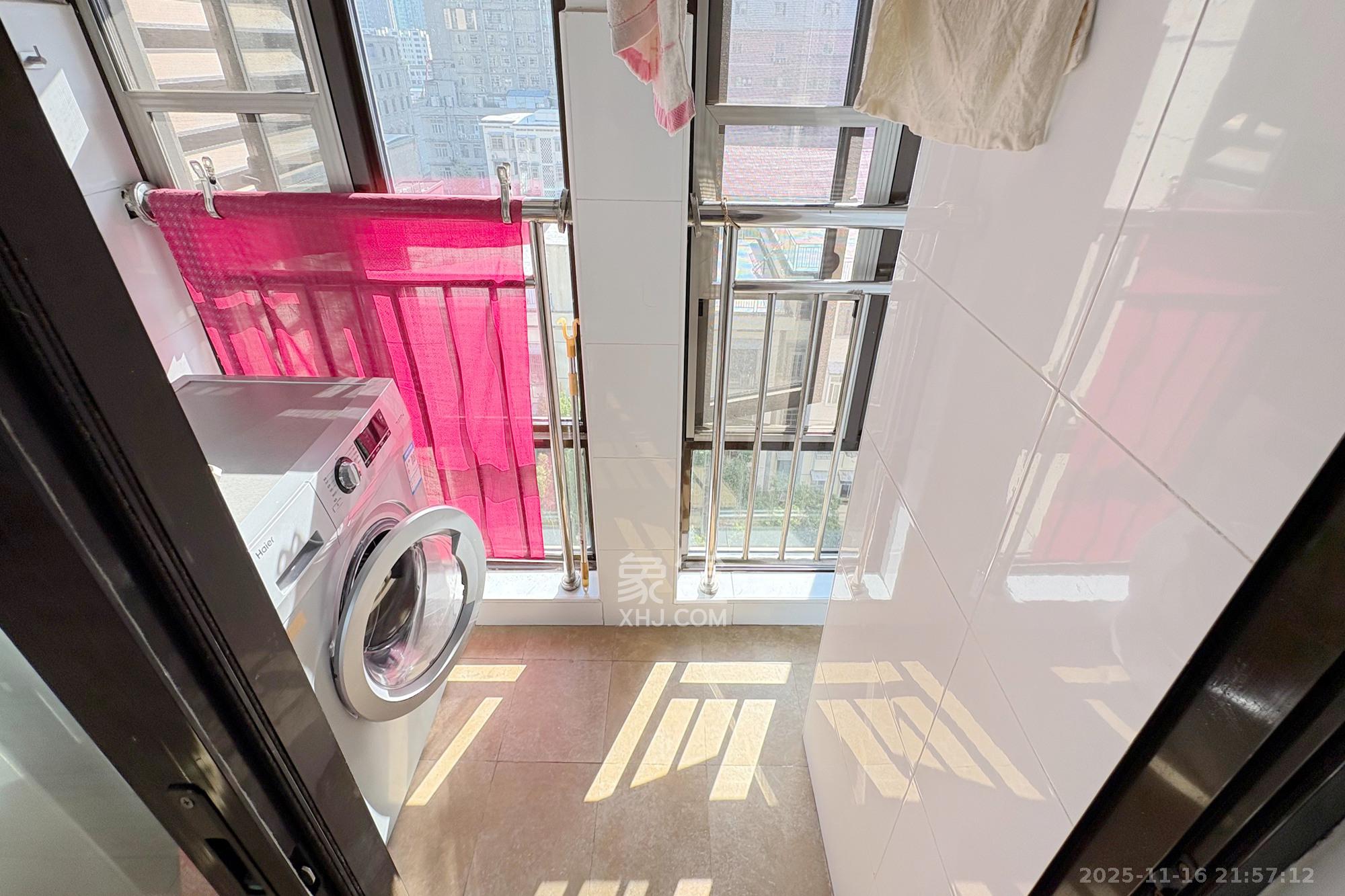 铂宫  3室2厅2卫    138.0万阳台