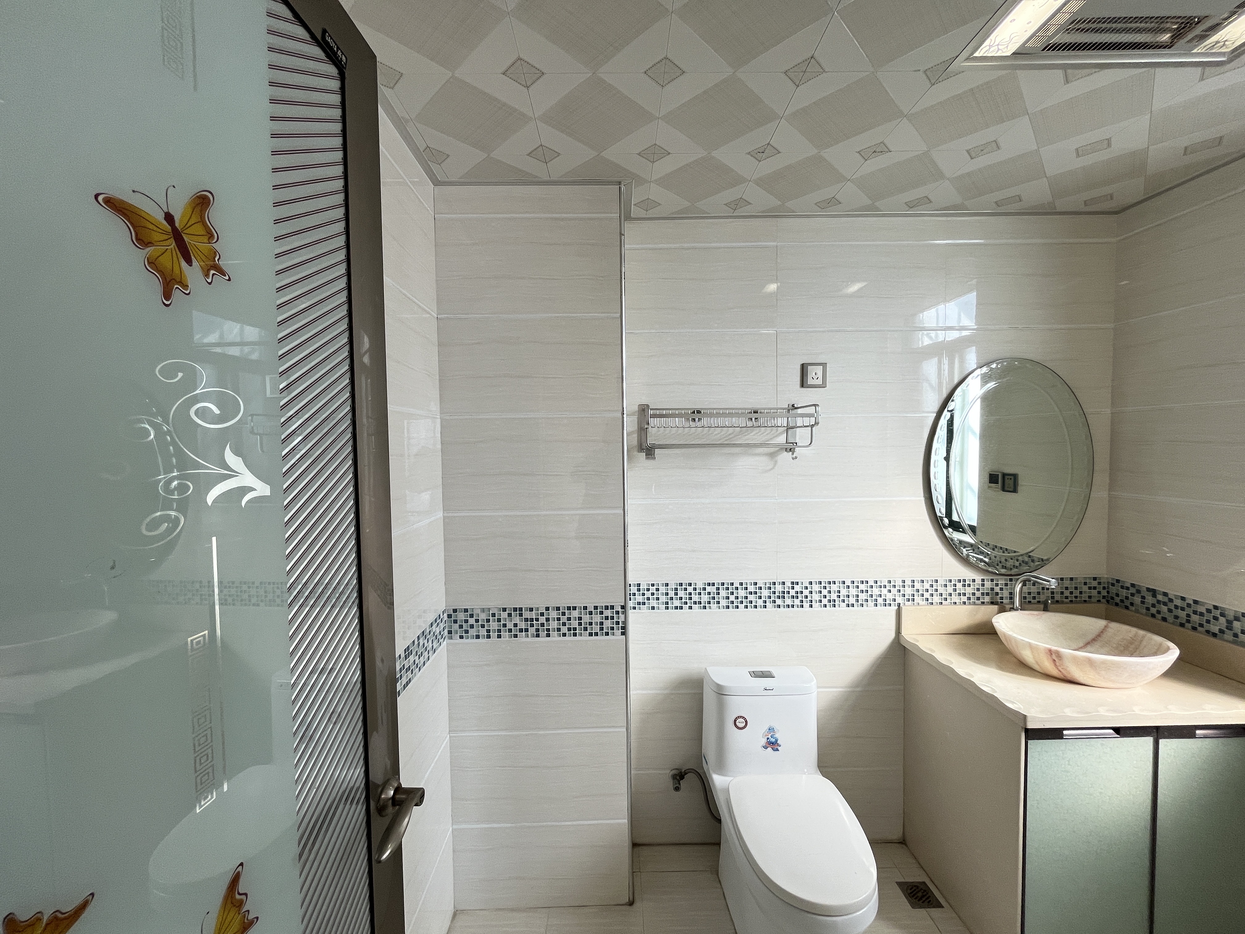 水木华庭  3室2厅2卫    55.8万客厅