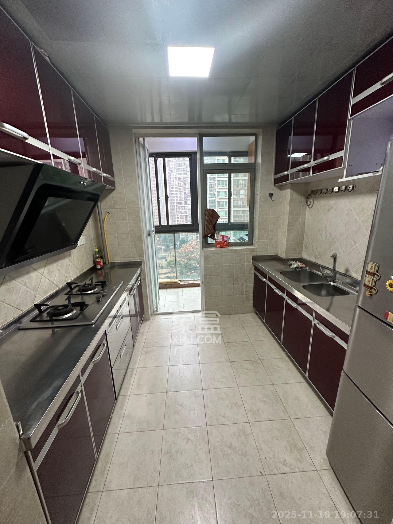 新城新世界一二三期 2室2厅1卫 2500.0元/月 新城新世界一二三期 2室2厅1卫 2500.0元/月室内图