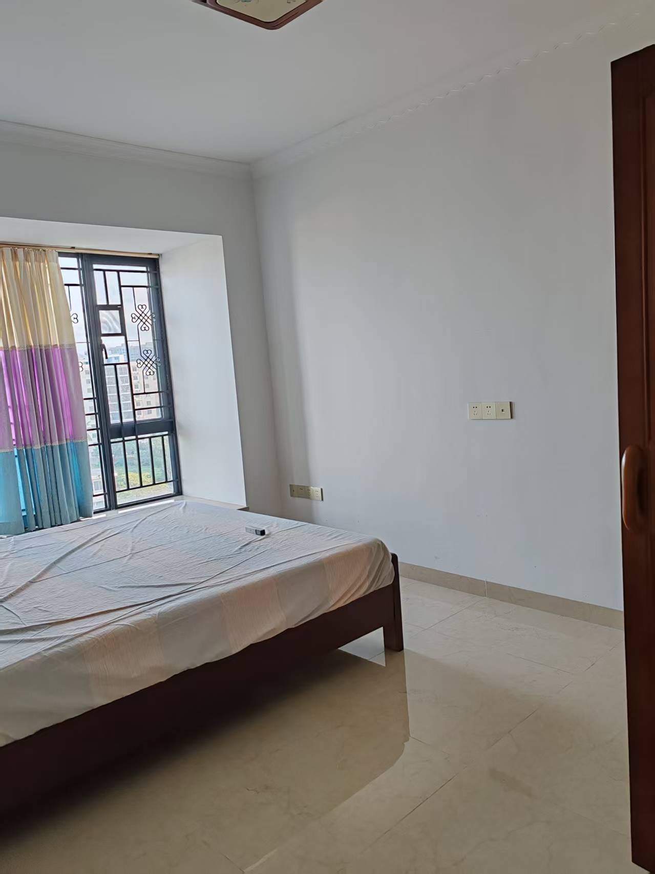 四季华庭-阳光华府  2室1厅1卫    2500.0元/月室内图