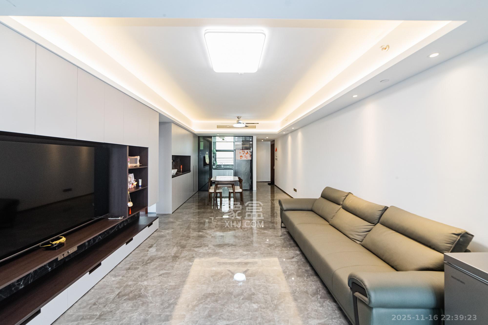 北辰瀚江府 4室2厅2卫 315.0万 北辰瀚江府 4室2厅2卫 315.0万客厅