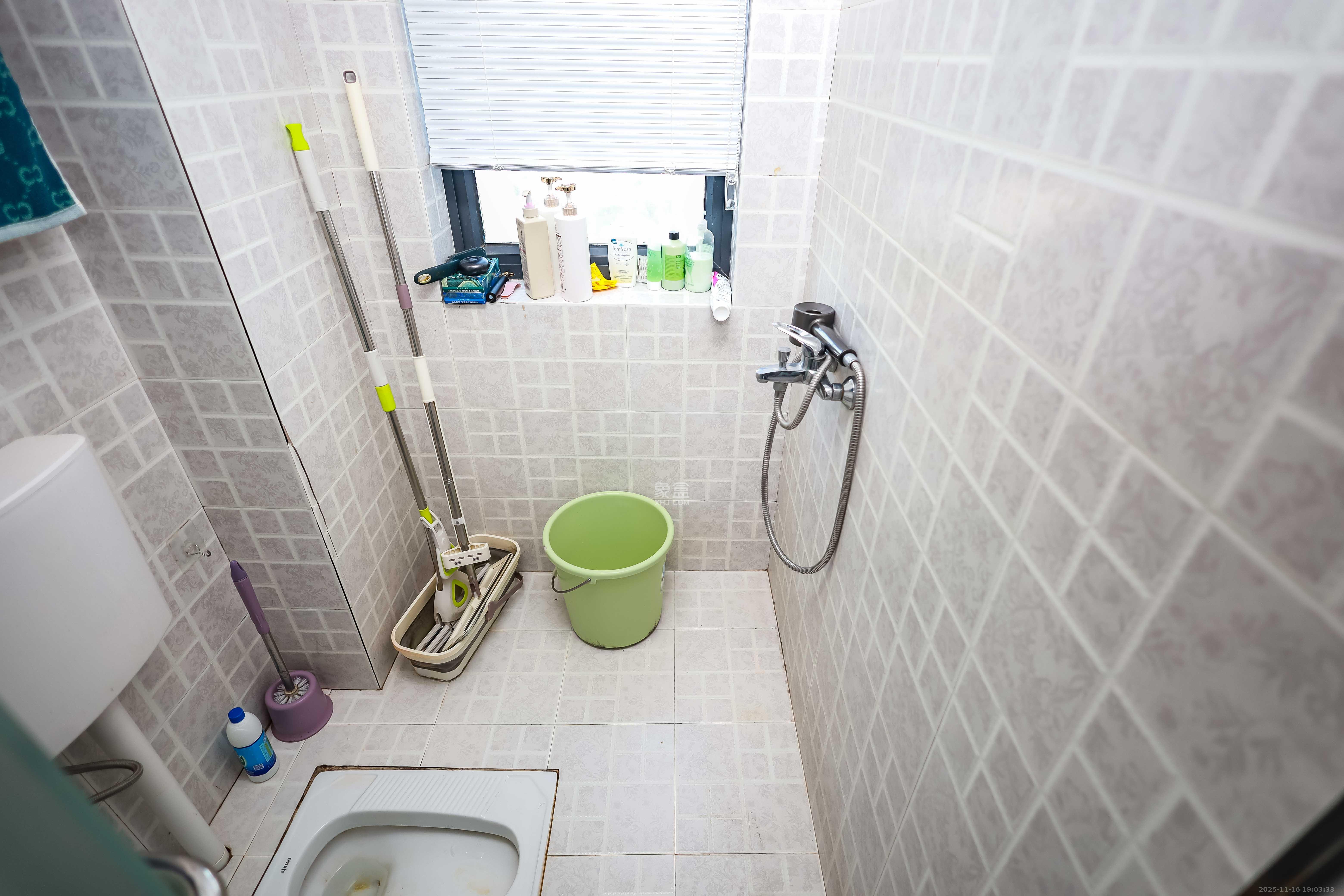 莱茵城  3室2厅2卫    78.0万卫生间