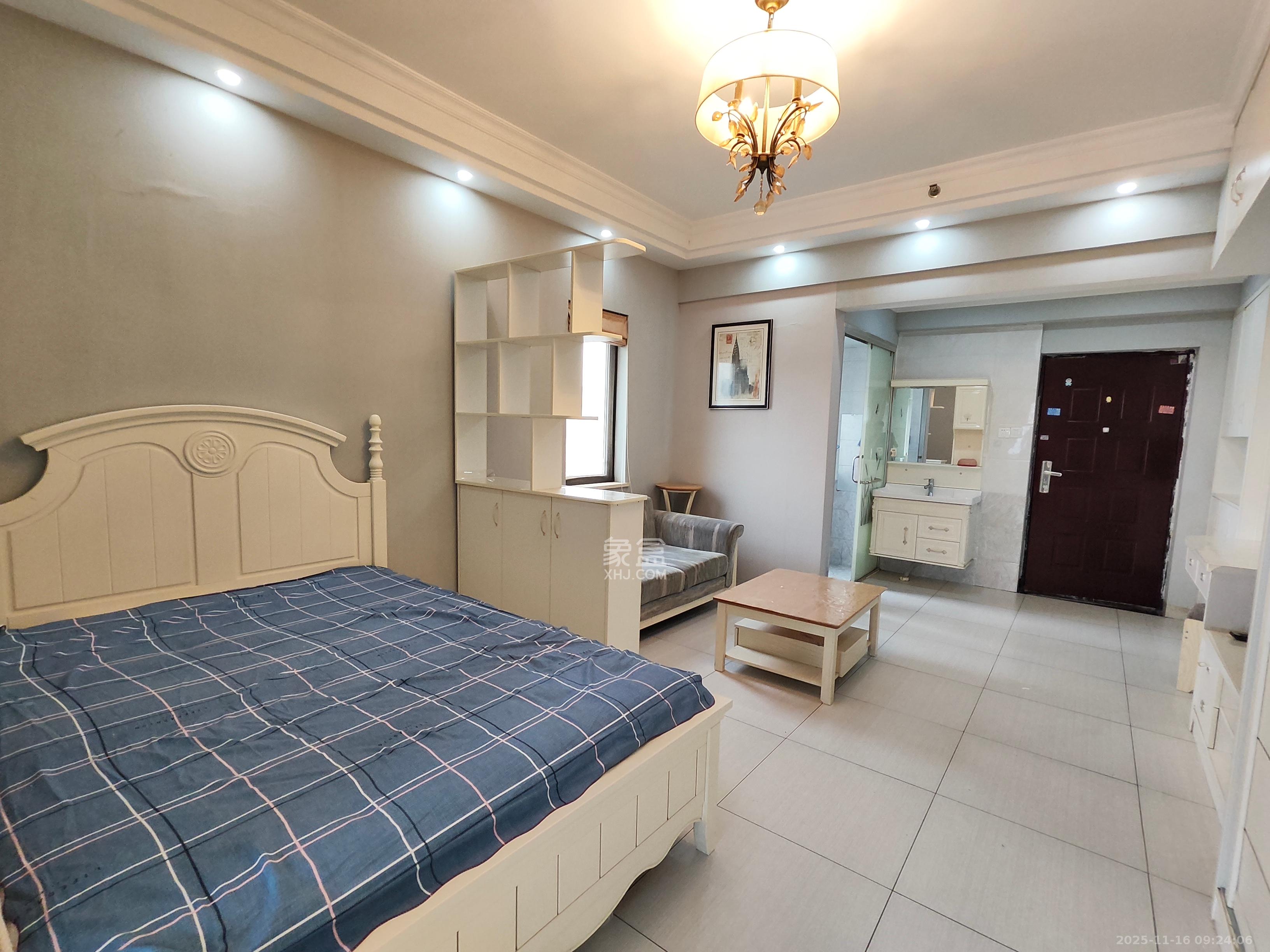 和隆花半里  1室1厅1卫    1900.0元/月室内图