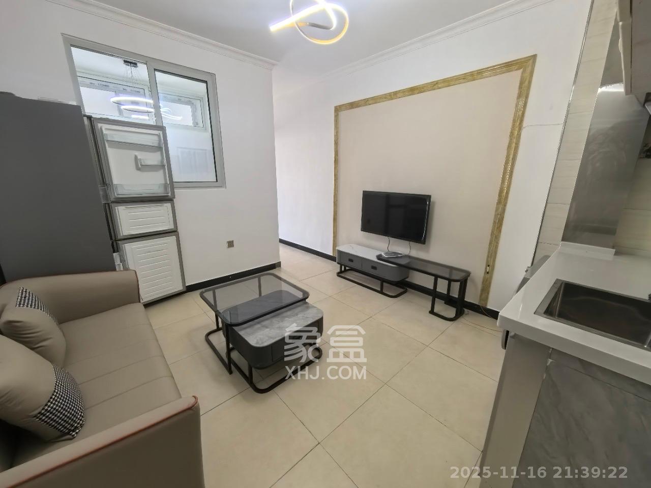 颐美会现代城  1室1厅1卫    2000.0元/月