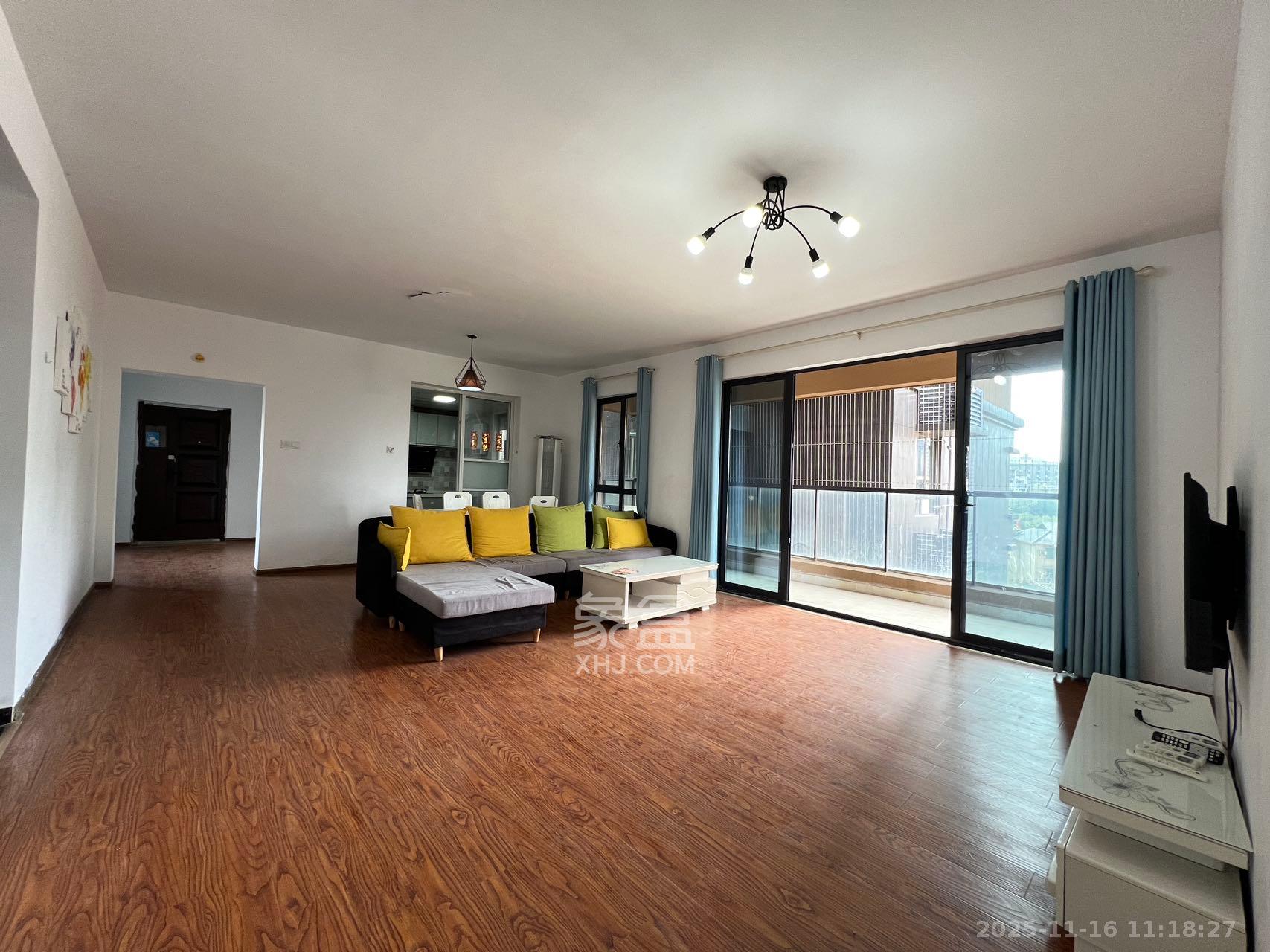 荣悦台  3室2厅2卫    3200.0元/月