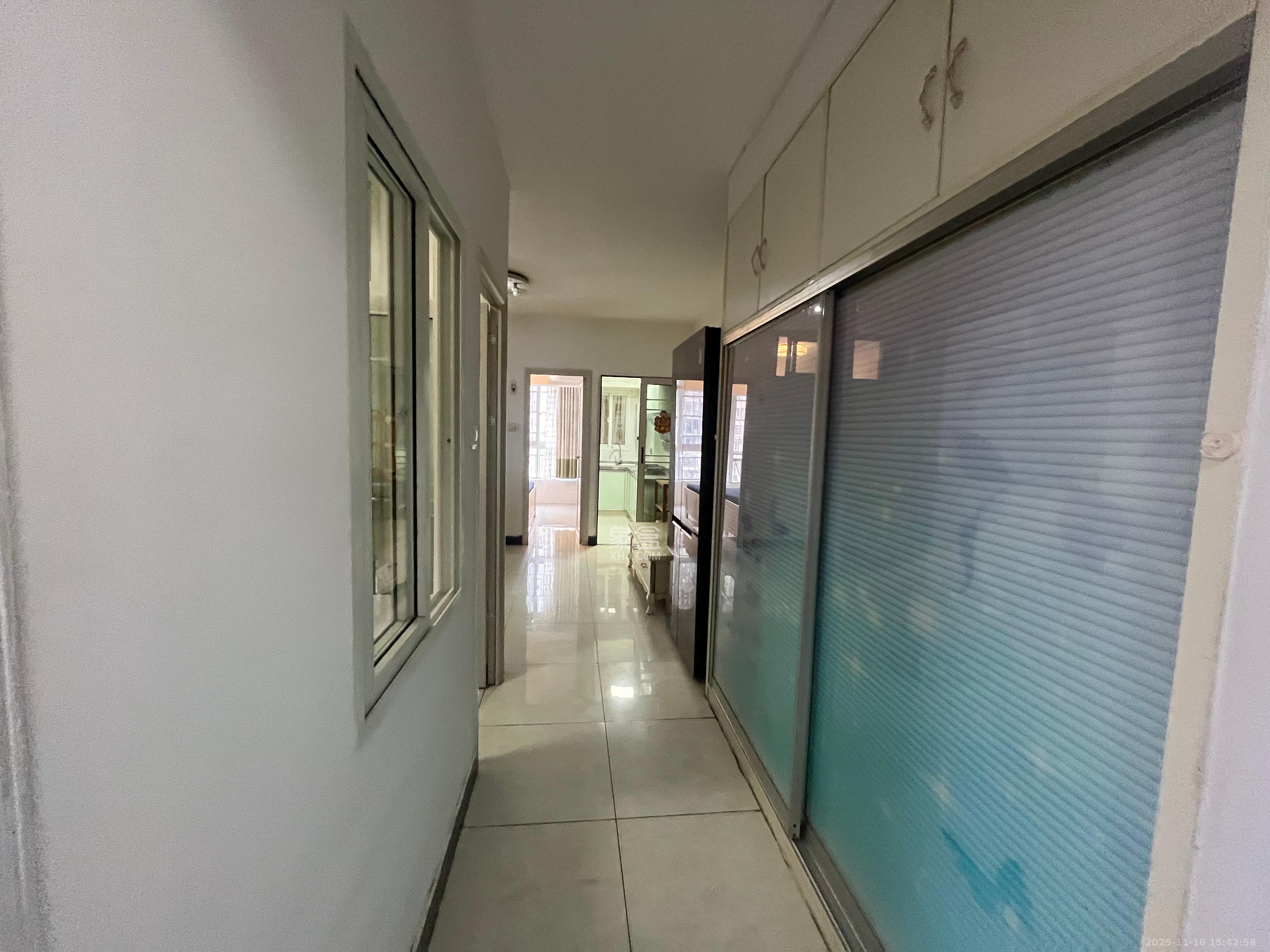 先锋东外滩  1室1厅1卫    1600.0元/月室内图