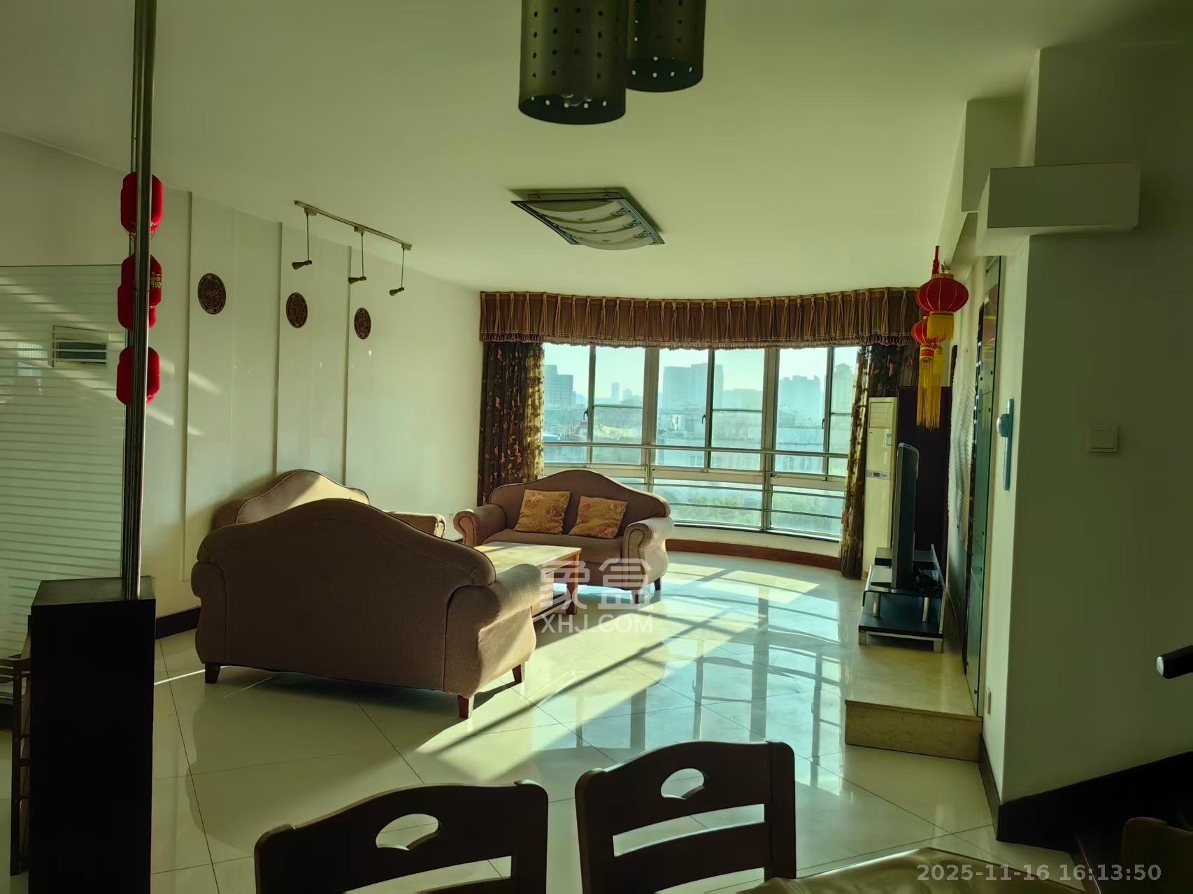 龙柏小区 4室2厅2卫 3200.0元/月 龙柏小区 4室2厅2卫 3200.0元/月室内图