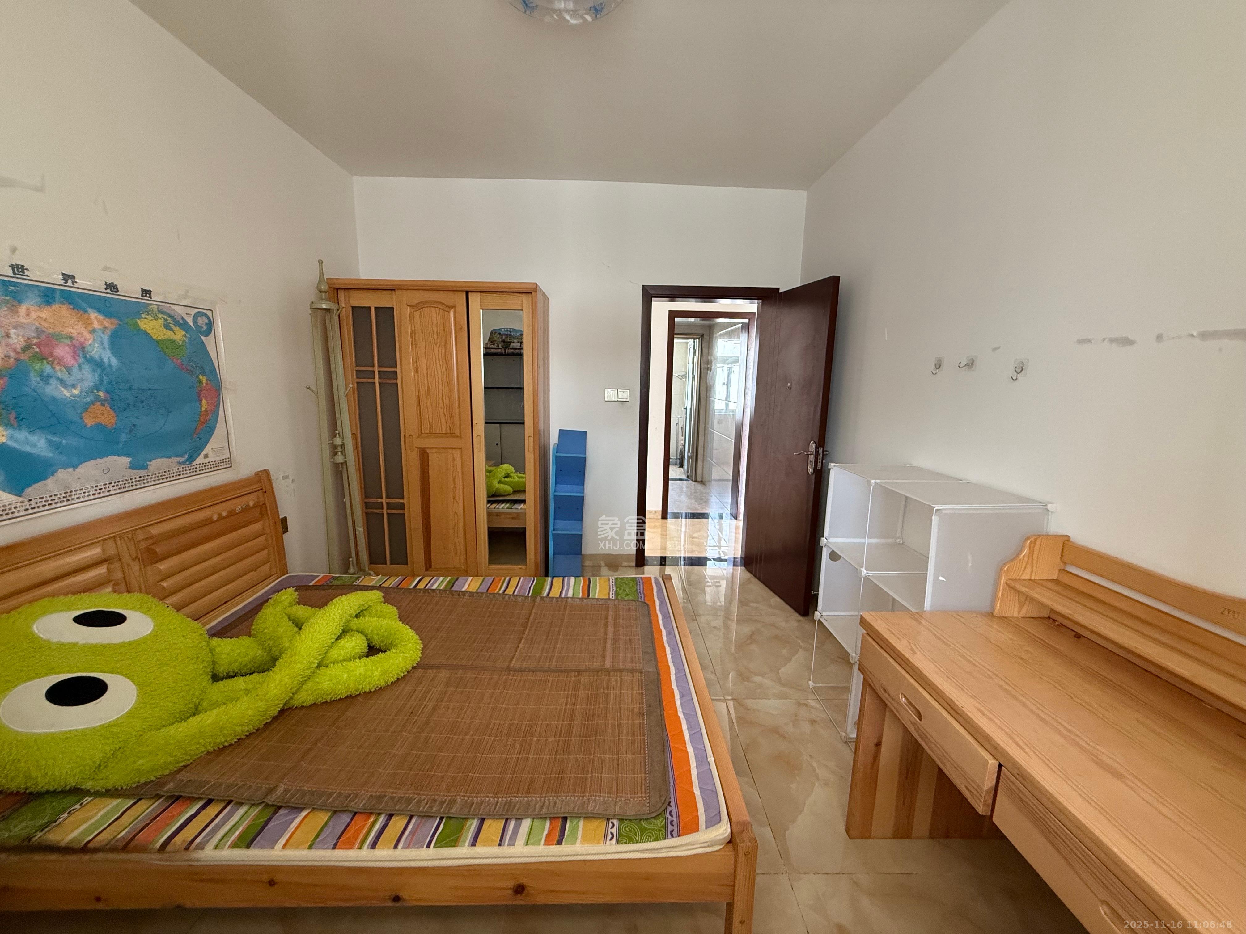 嘉盛华庭（一期、二期、三期）  3室2厅1卫    2300.0元/月室内图