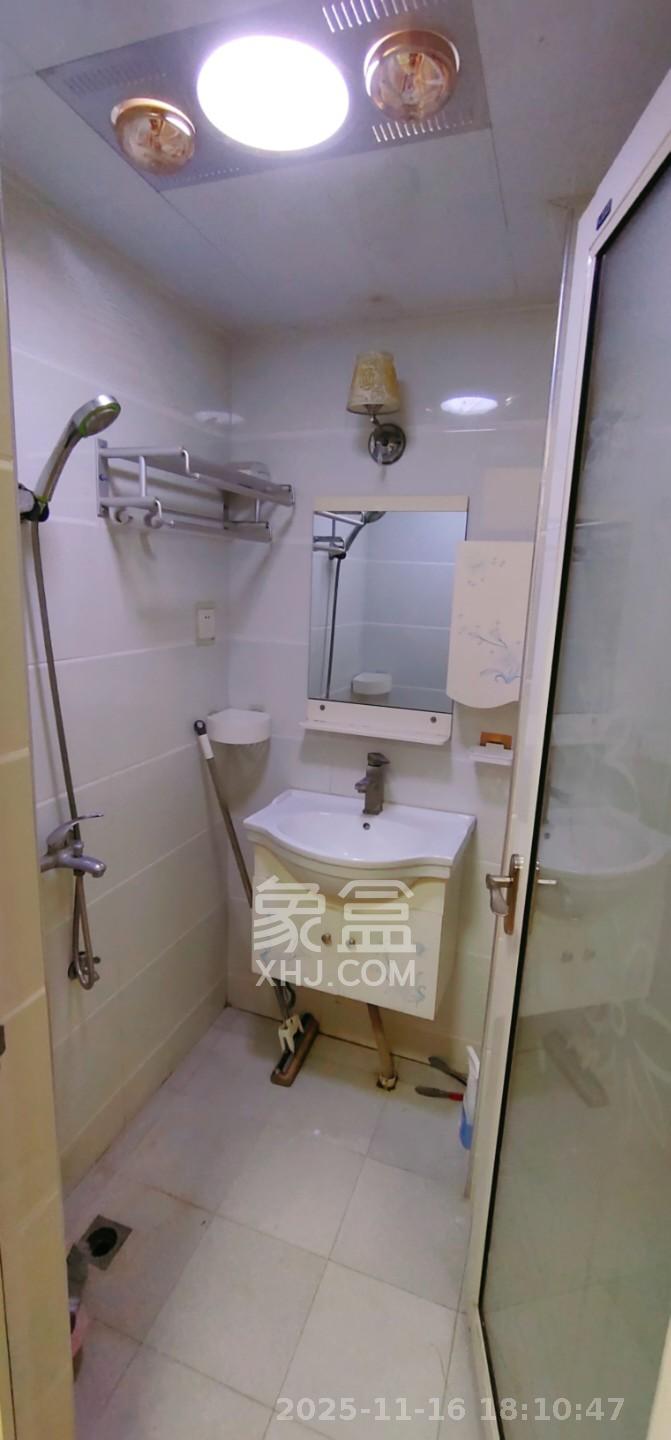 东方芙蓉  1室0厅0卫    1500.0元/月室内图