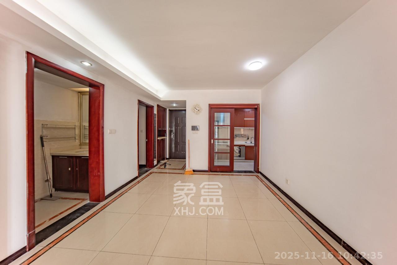 中海国际二期  3室2厅1卫    1900.0元/月室内图