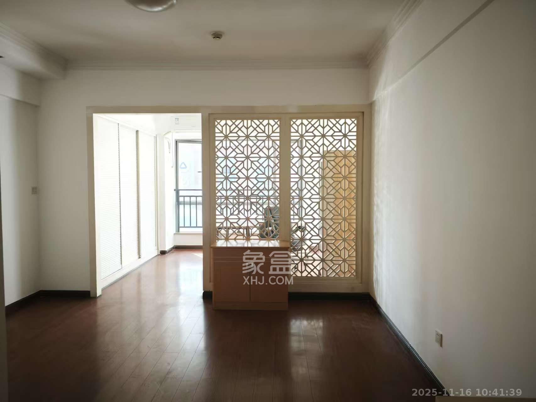 西子一间  1室1厅1卫    1600.0元/月室内图