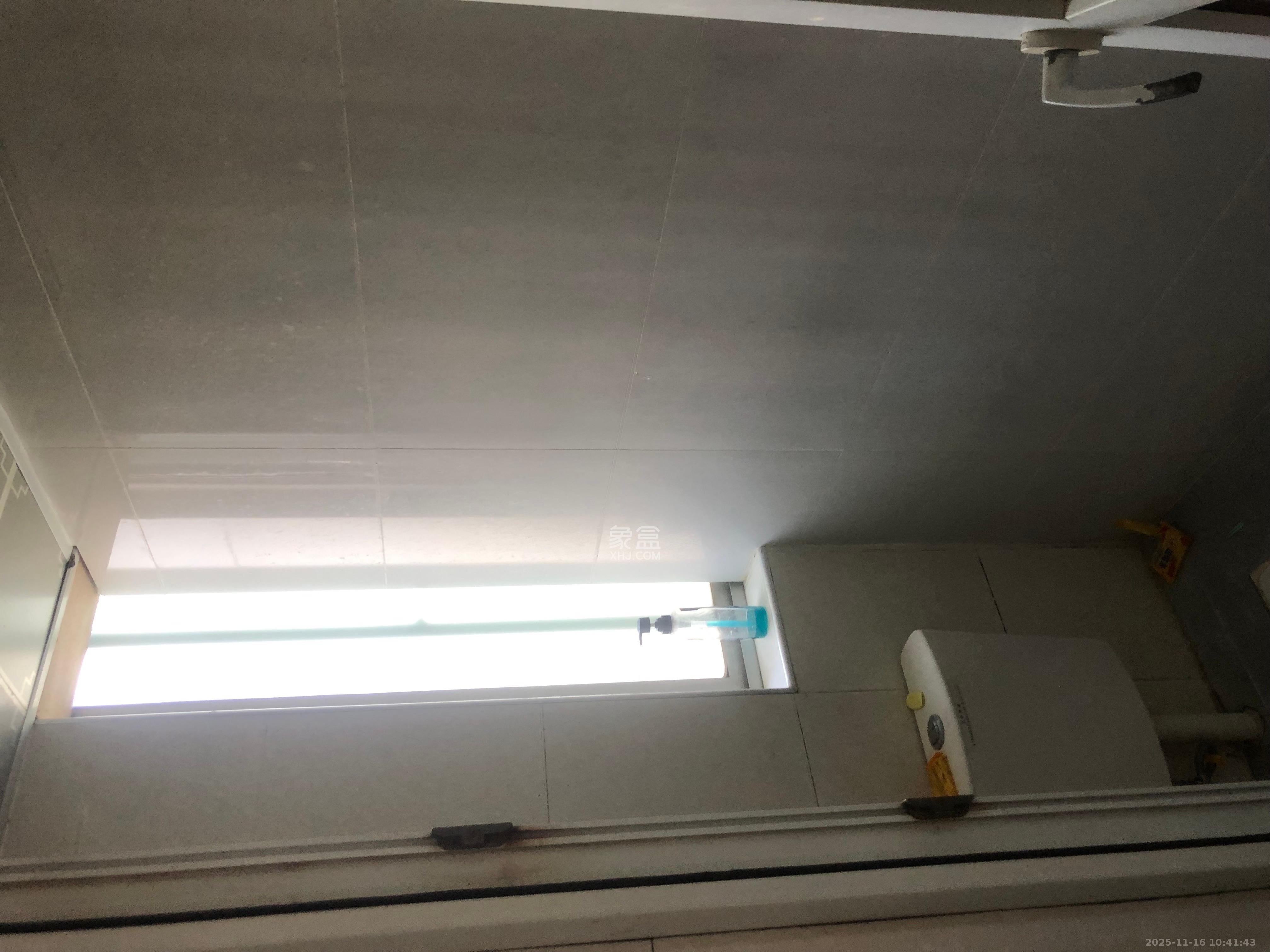 金岭小区  1室1厅1卫    1100.0元/月室内图