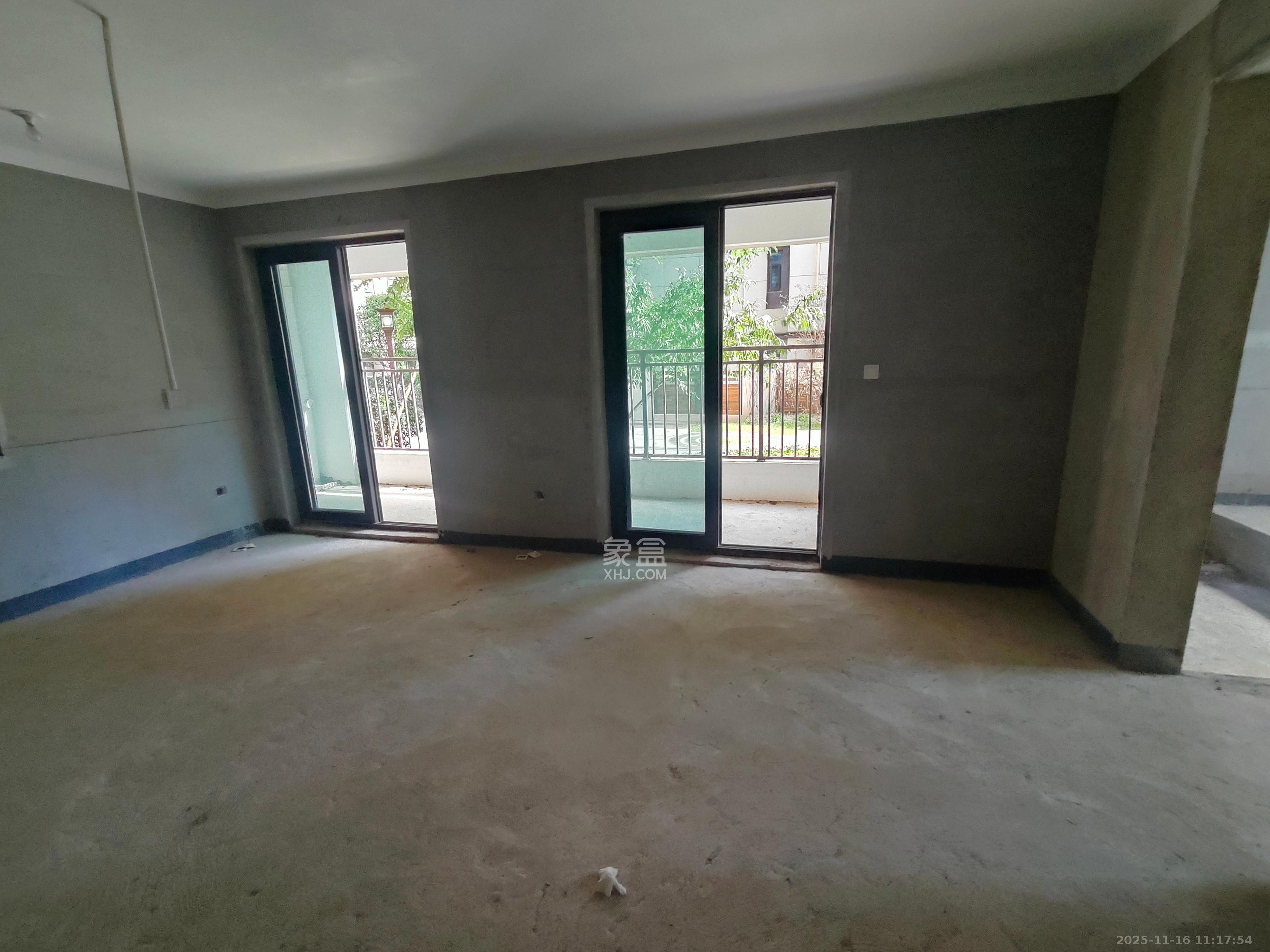 中交建发松雅院  4室2厅1卫    2000.0元/月