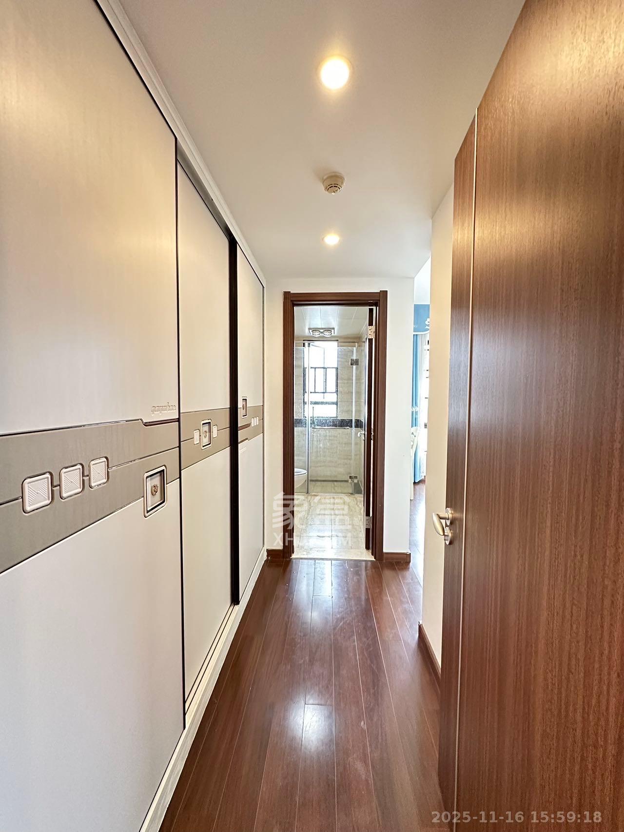 万科里金域国际  3室2厅2卫    3500.0元/月室内图