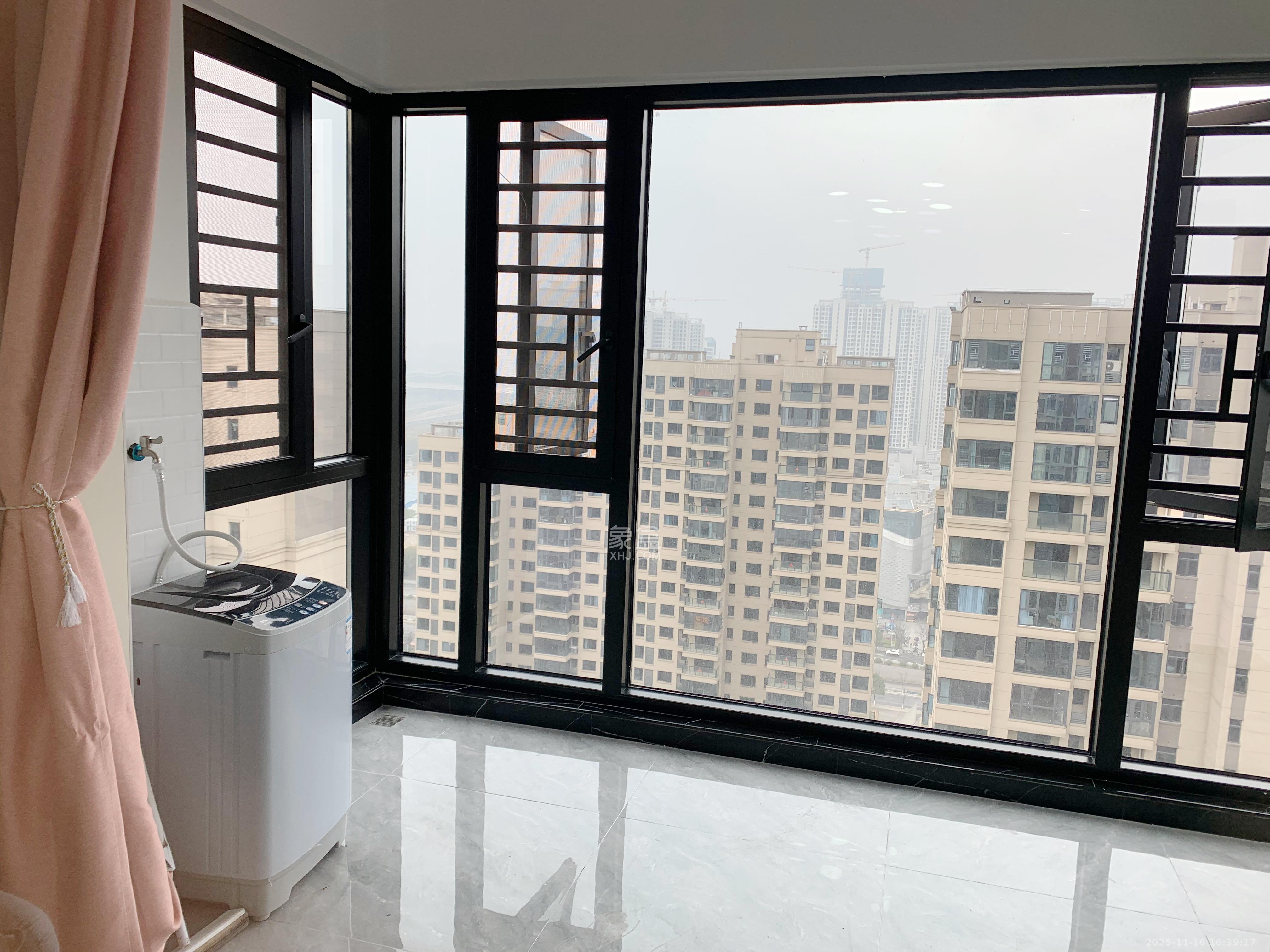 长房东旭国际  2室1厅1卫    2000.0元/月室内图