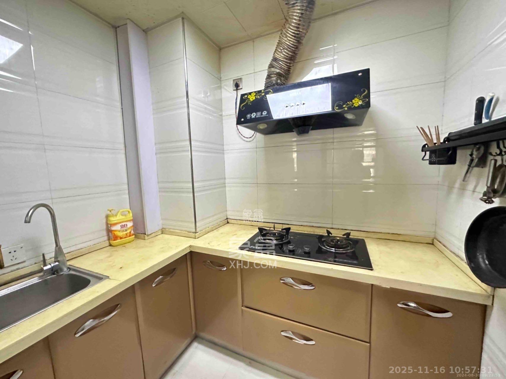 蓝山郡 1室1厅1卫 1300.0元/月 蓝山郡 1室1厅1卫 1300.0元/月室内图